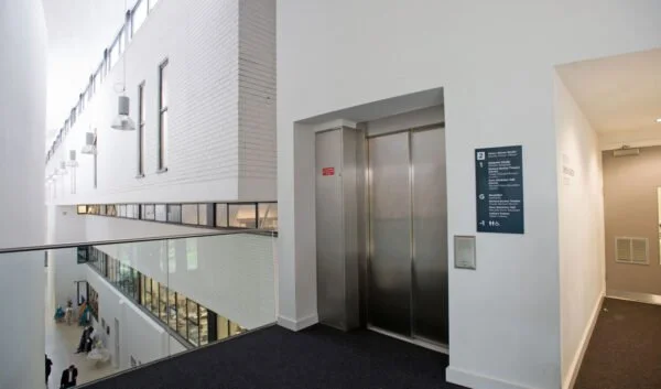 royal-college-5-600x353.jpg