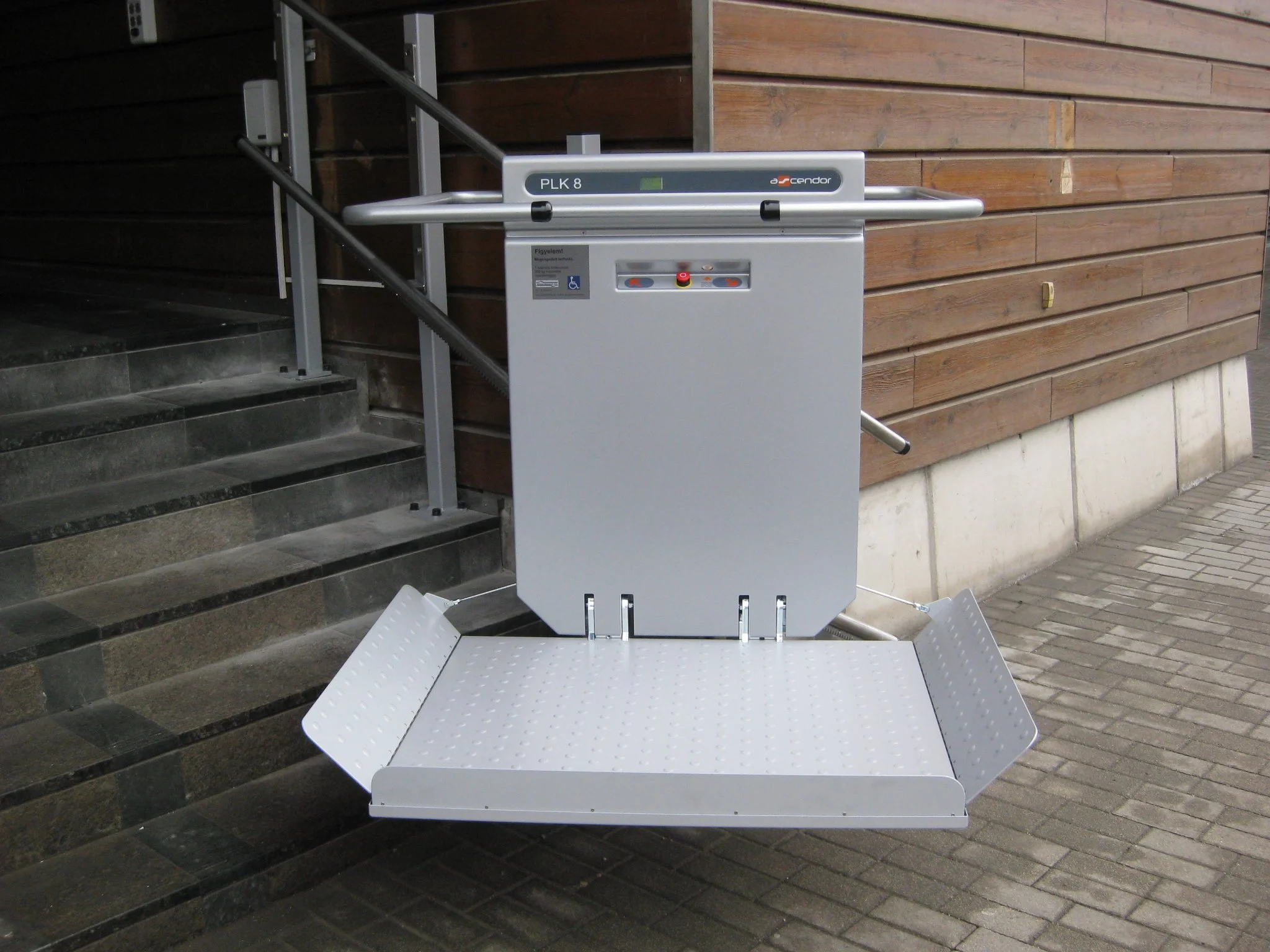 Trade Platform Lifts - Incline Stair Lifts - 8.JPG