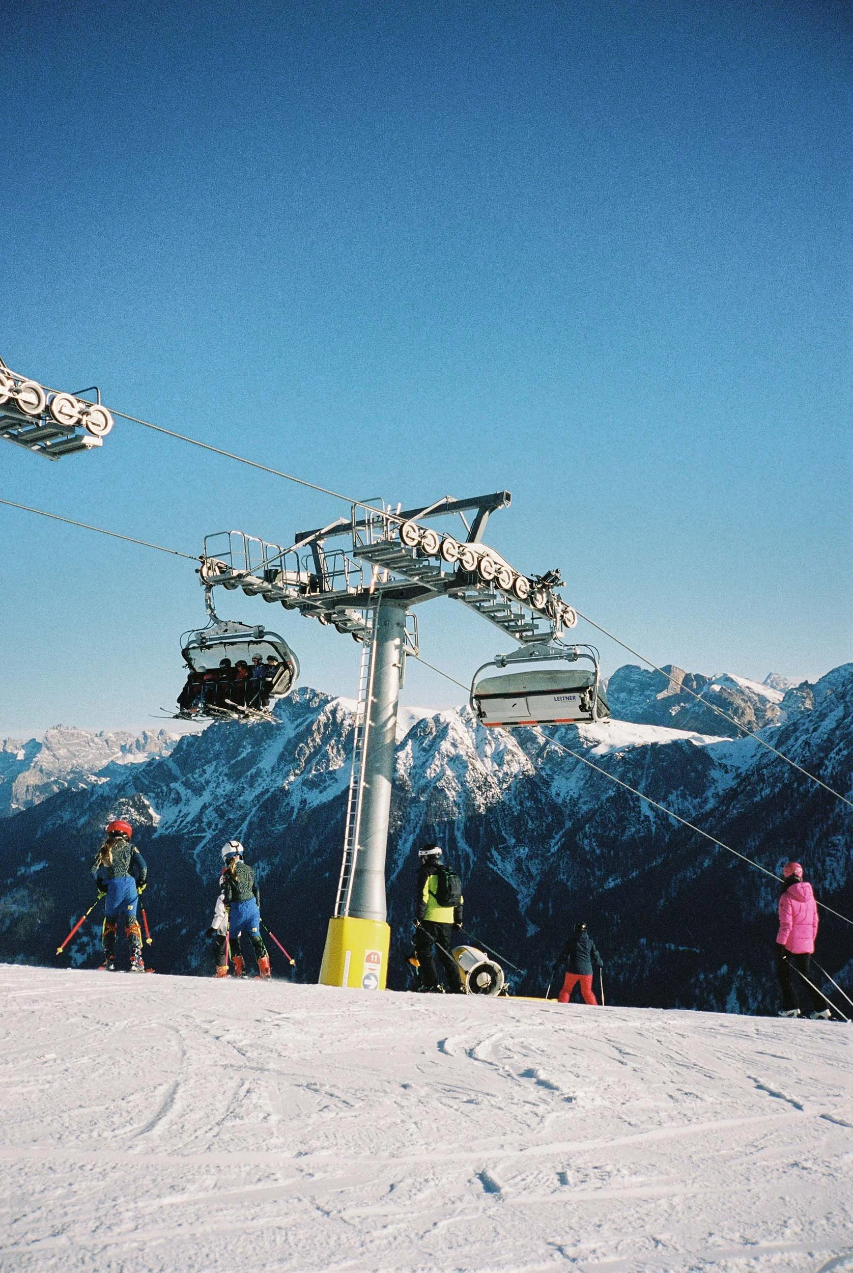 Analoge Fotografie eines Skilifts am Kronplatz in den Dolomiten