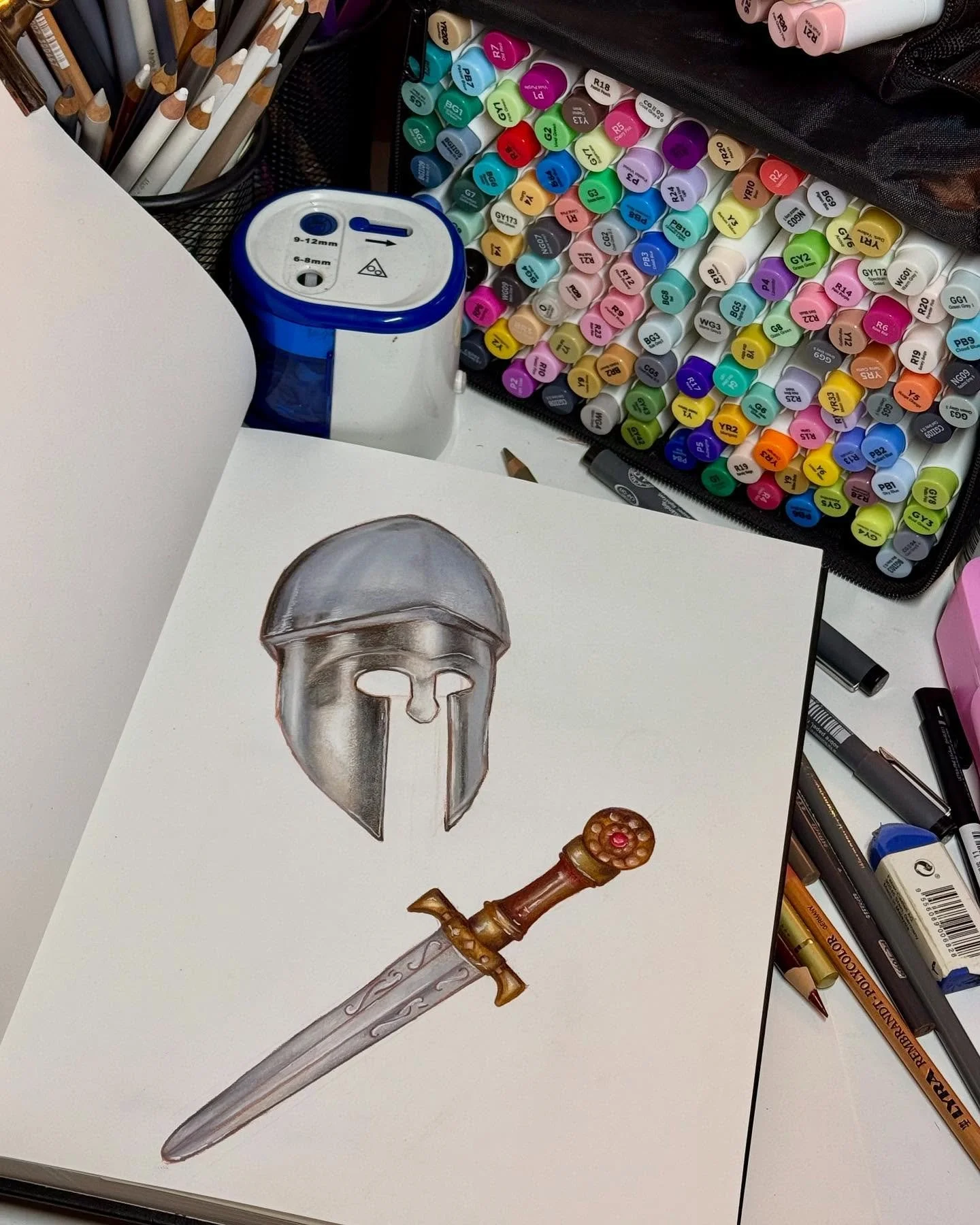 🏰👑🩶 
.
.
.
.
#sketchbook #sketchbookart #sketchbookspread #fabercastell #drawing #dessin #art #artist #sketchbookdrawing