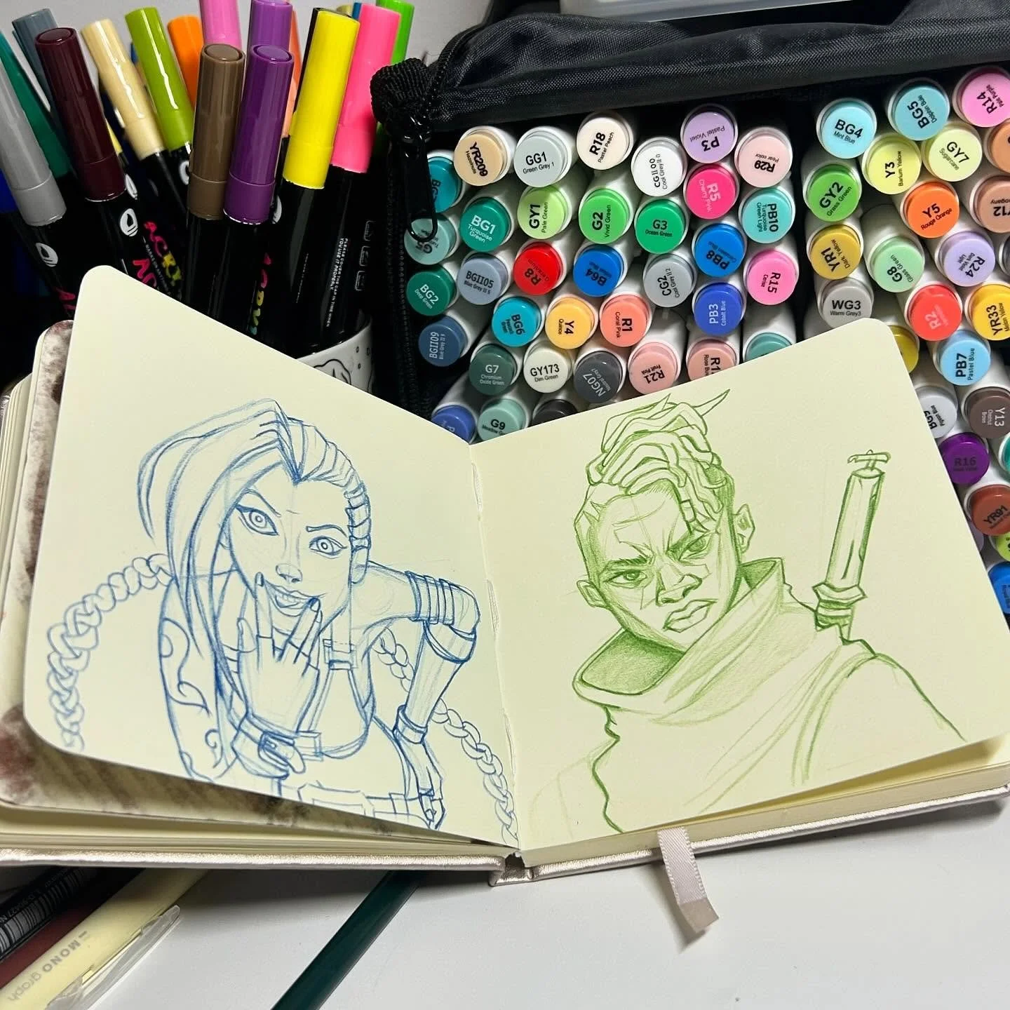 Le mois le plus long de l&rsquo;ann&eacute;e j&rsquo;ai l&rsquo;impression que janvier ne s&rsquo;arr&ecirc;te plus 😭 #arcane #dessin #art #artiste #jinx #ekko #fabercastell #ohuhu