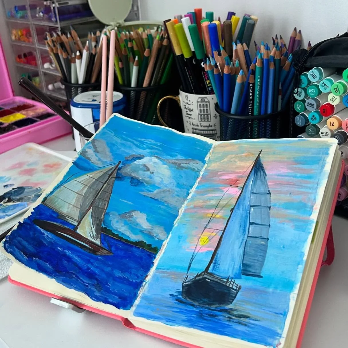 &Ccedil;a m&rsquo;a fait plaisir de pouvoir couvrir ces deux pages que j&rsquo;avais dans mon carnet que je n&rsquo;ai absolument pas - et &ccedil;a m&rsquo;a permis d&rsquo;exp&eacute;rimenter un peu avec la gouache. #art #artiste #gouache #dessin #