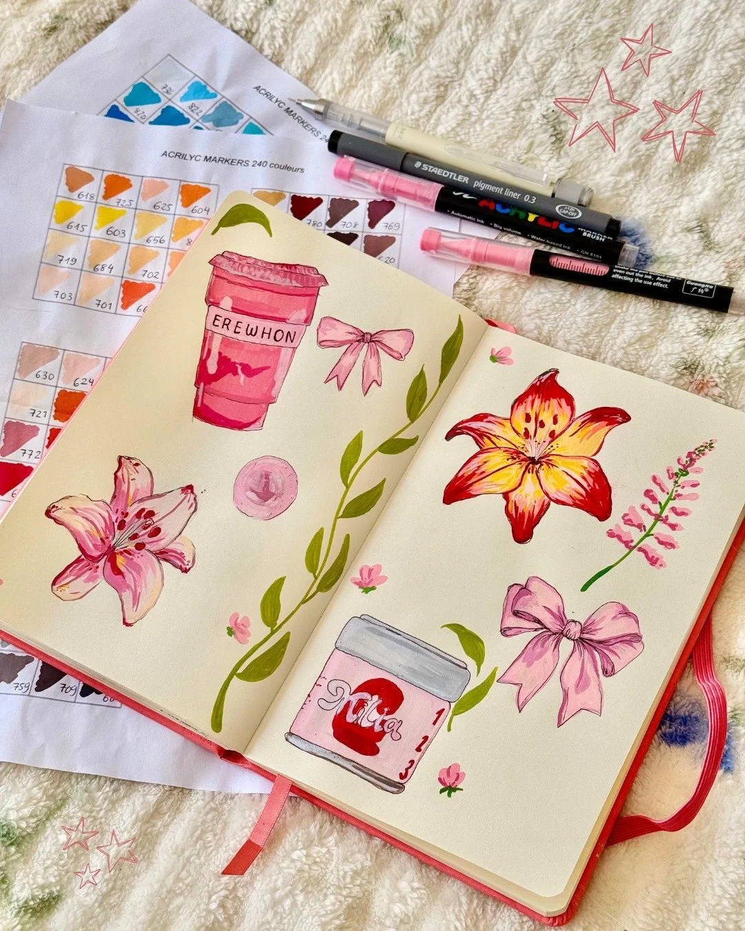 Un petit monde en rose o&ugrave; les fleurs rencontrent le matcha et les boissons toutes douces ☁️🌸

#art #dessin #sketchbook #pinkvibes #matchalover #floralmood #softaesthetic