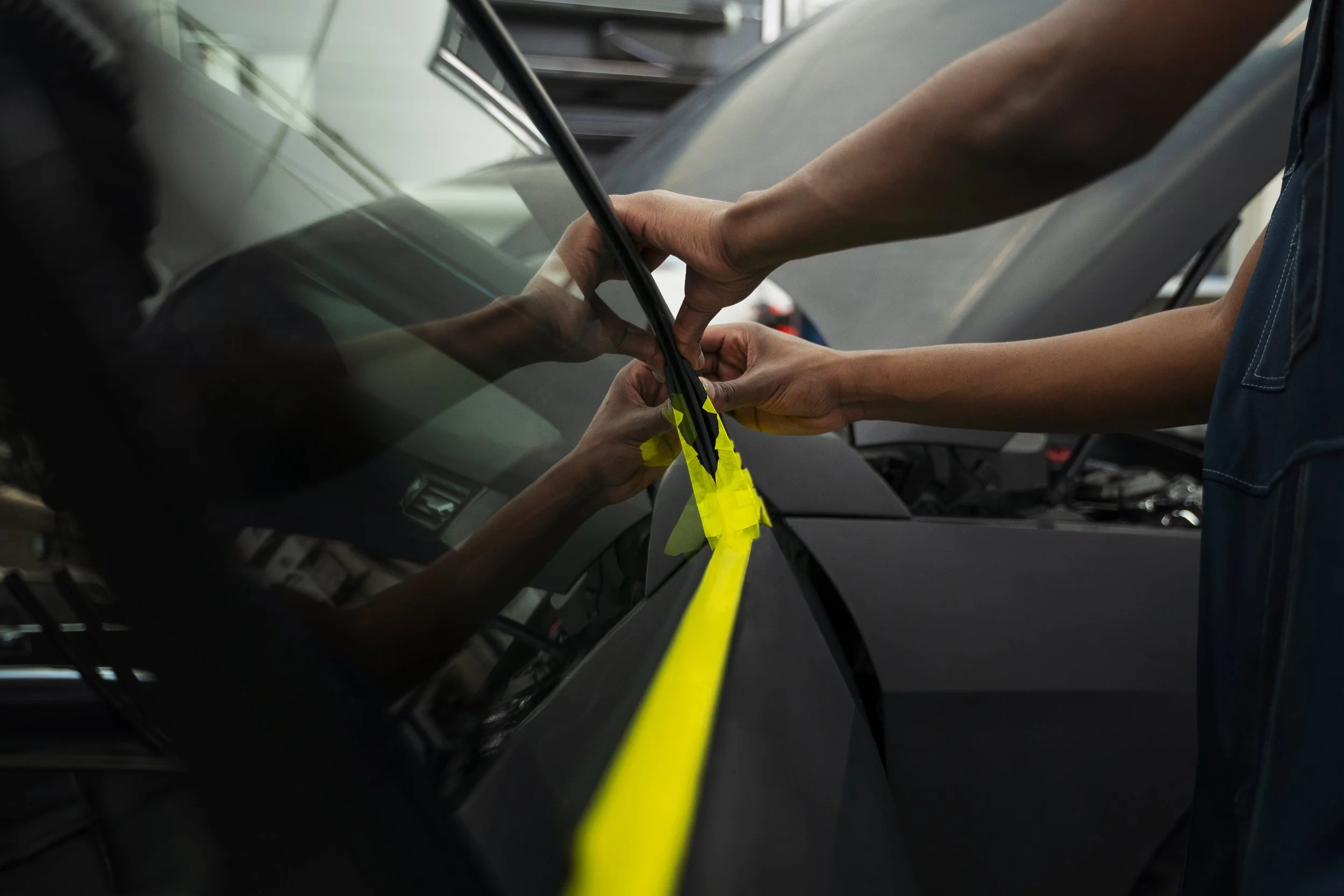 auto-service-salon-doign-car-wrapping.jpg