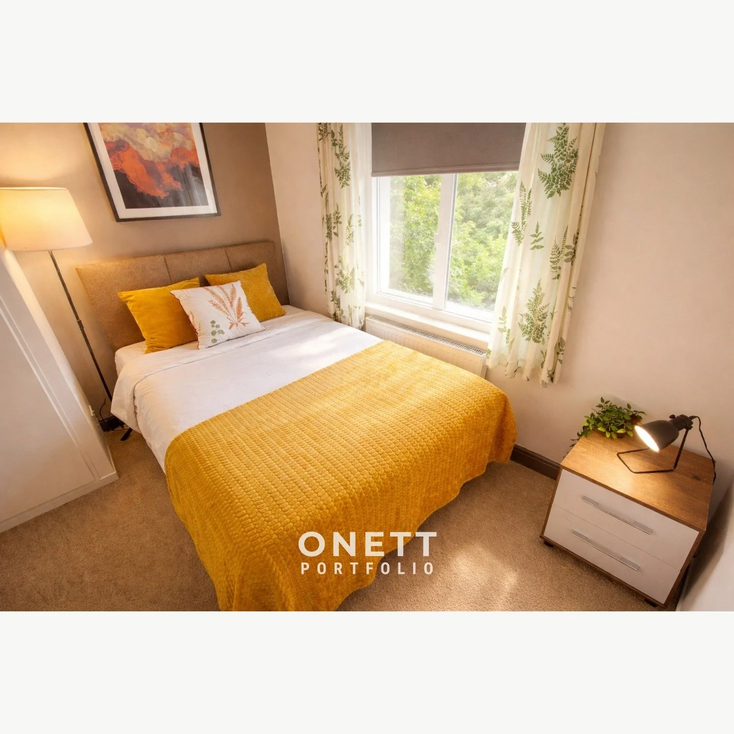 A quiet room, ready for its next story.

At Project Bramcote, this space is more than just four walls. It is where mornings begin slowly with soft light through the windows, where evenings settle into calm after a full day, and where everyday living 