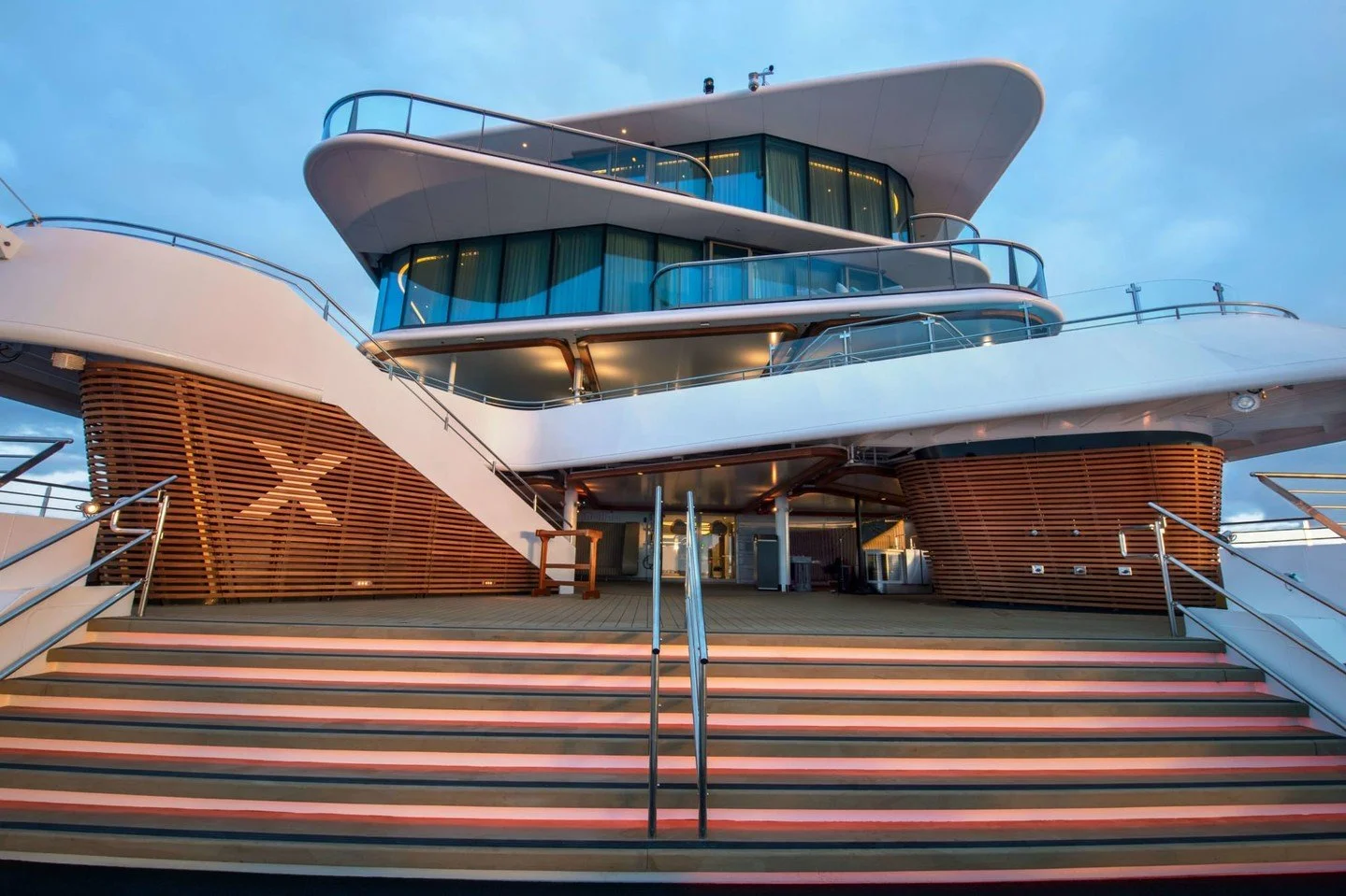 Celebrity Flora🛳️ is the first all-suites ship designed specifically for the Galapagos Islands. With an outward-facing design, the focus is always on the stunning surroundings. Celebrity Flora offers a seamless connection to these incredible islands