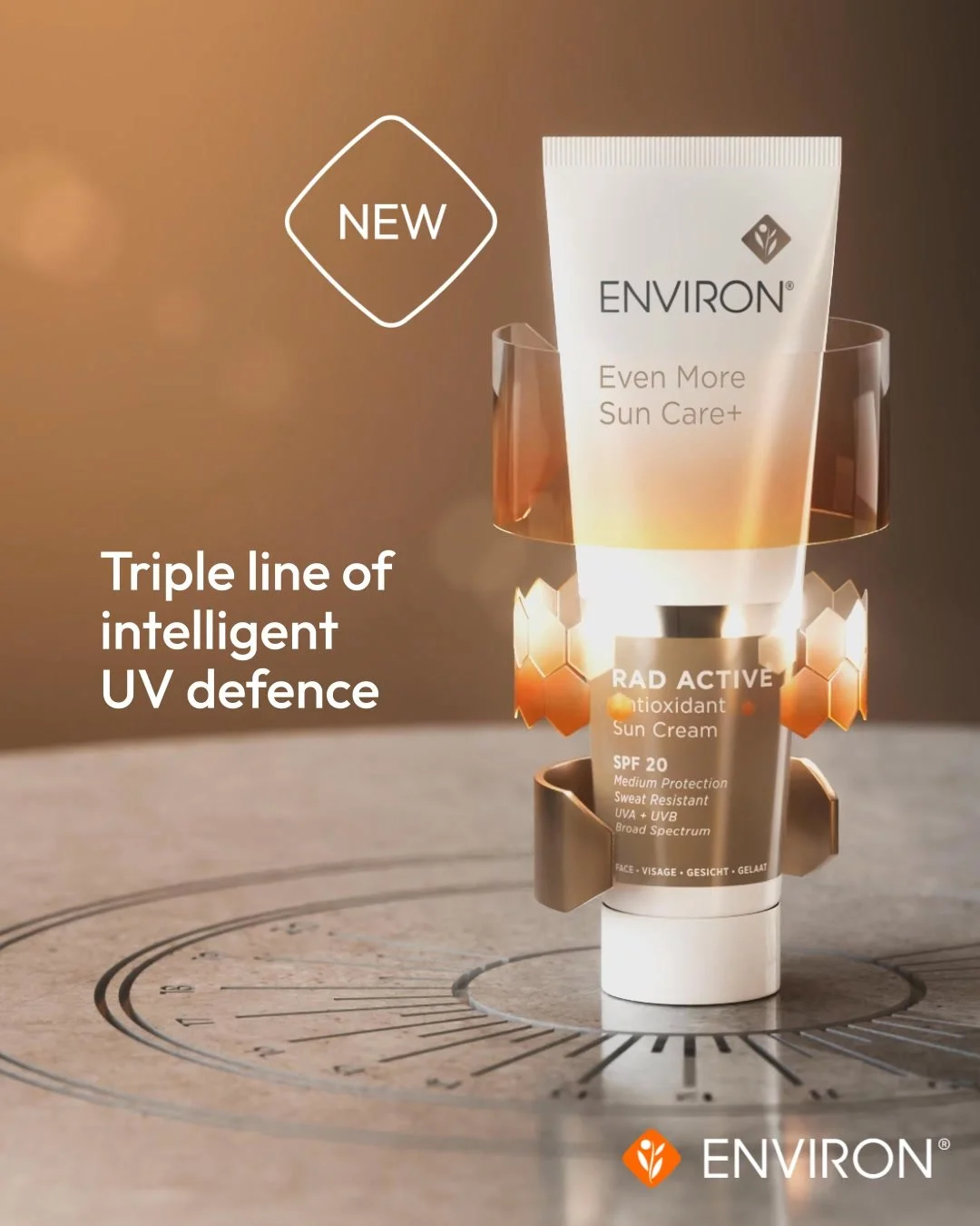 SPF er kun en del af historien. Effektiv hudbeskyttelse kr&aelig;ver mere. 
Videnskaben bag Environs RAD‑tilgang er solid. Tre niveauer af forsvar designet til at beskytte huden mod UVB, UVA og skader fra frie radikaler. Et komplet system udviklet ge