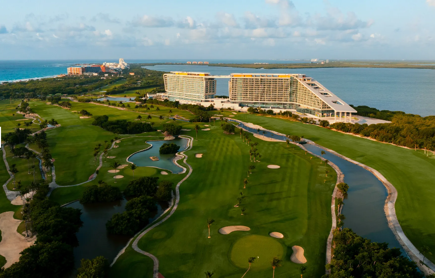 Hyatt Vivid Grand Island Pickleball Group (4).png