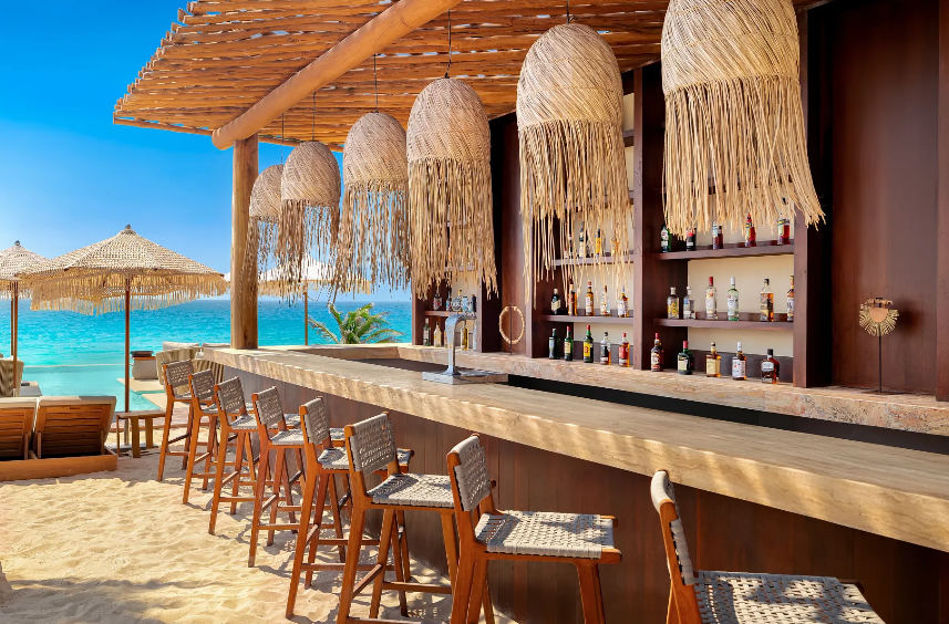 Hyatt Vivid Grand Island Pickleball Group (2).png