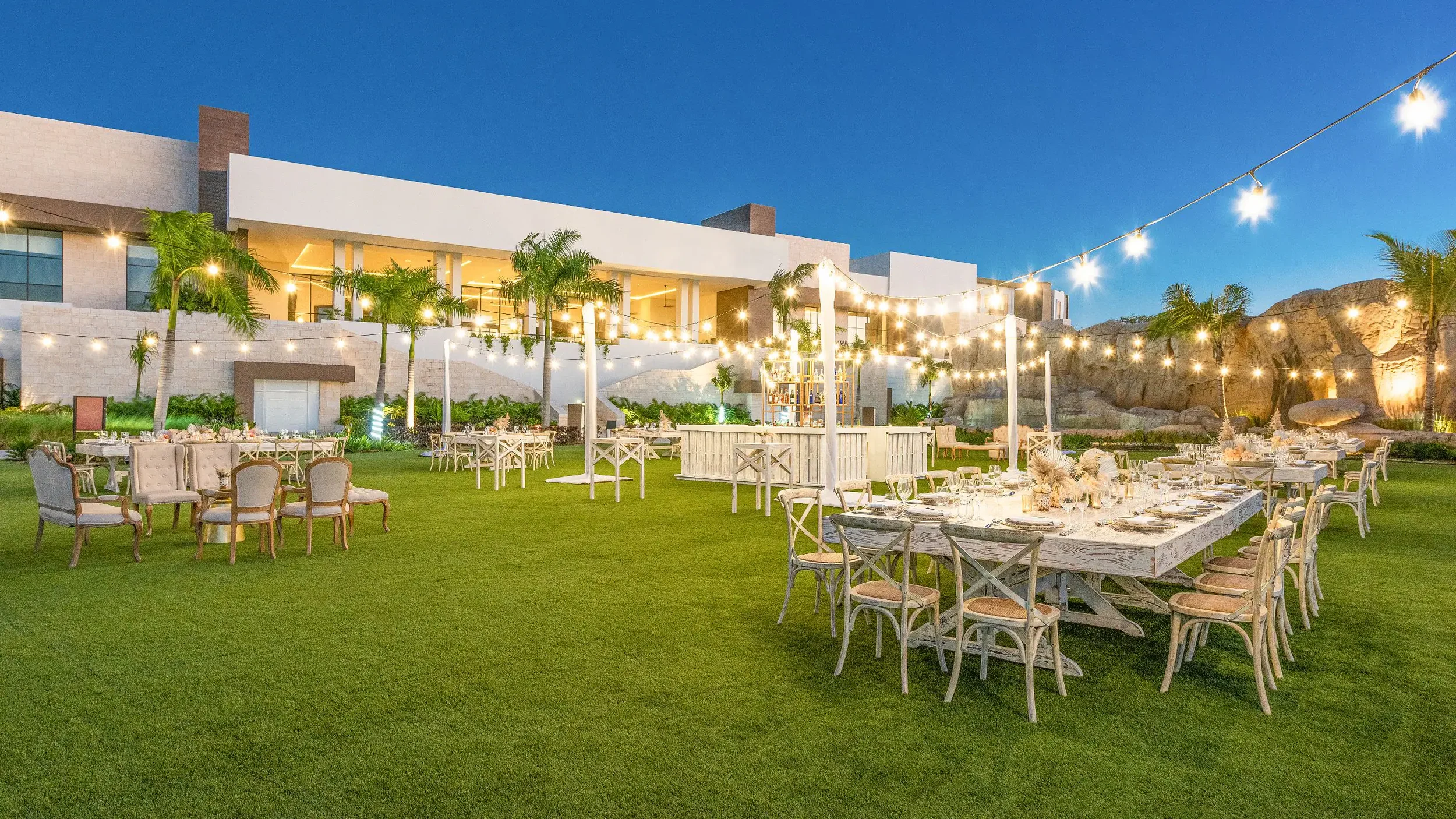 Larimar-Evening-Lawn-Reception.webp