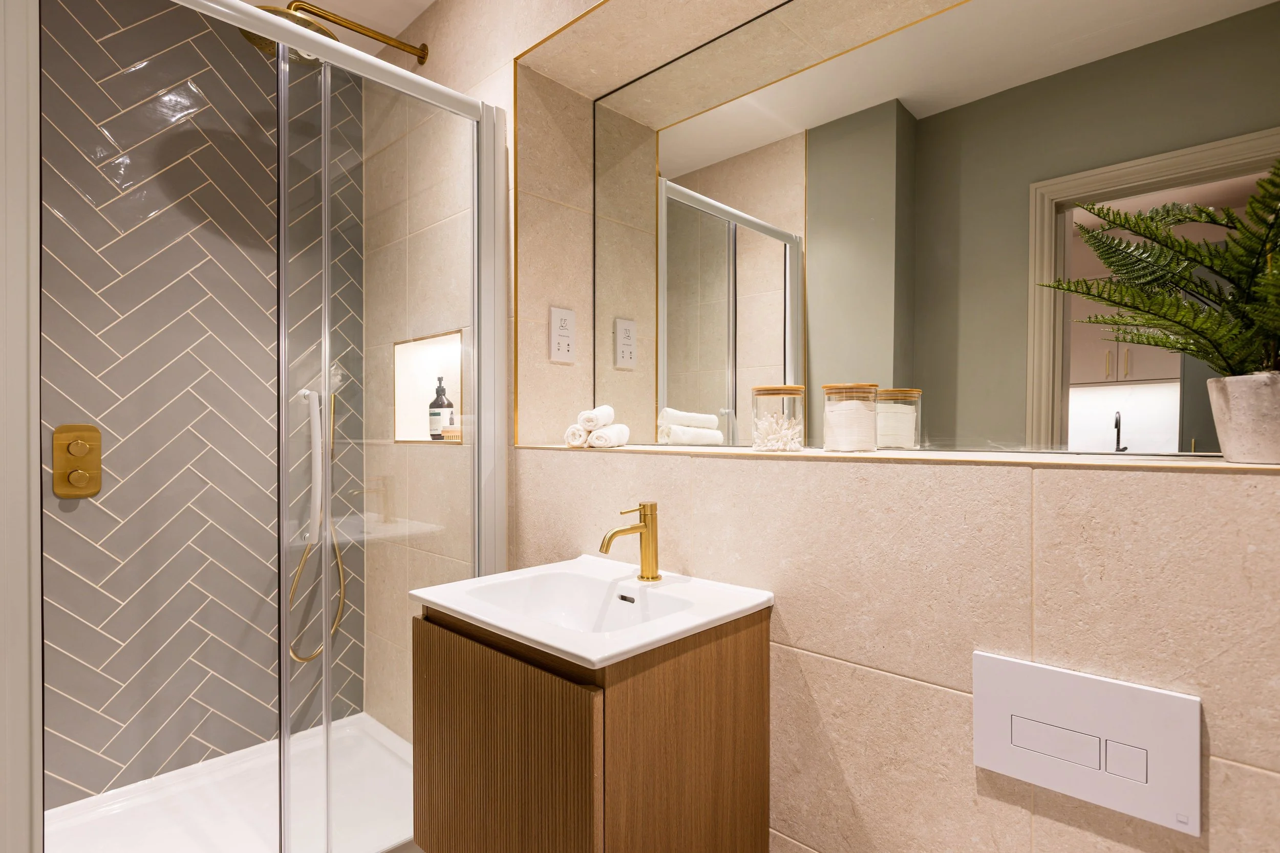 4 Hinton Rd 13.06.25-0116.jpg
