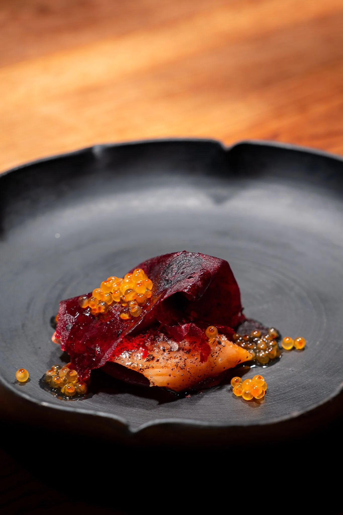 De signature dish van George Kataras, sterrenchef bij Michelinrestaurant CUE als voorproefje op het Roots of 2050 thema van Chefs in het Bos