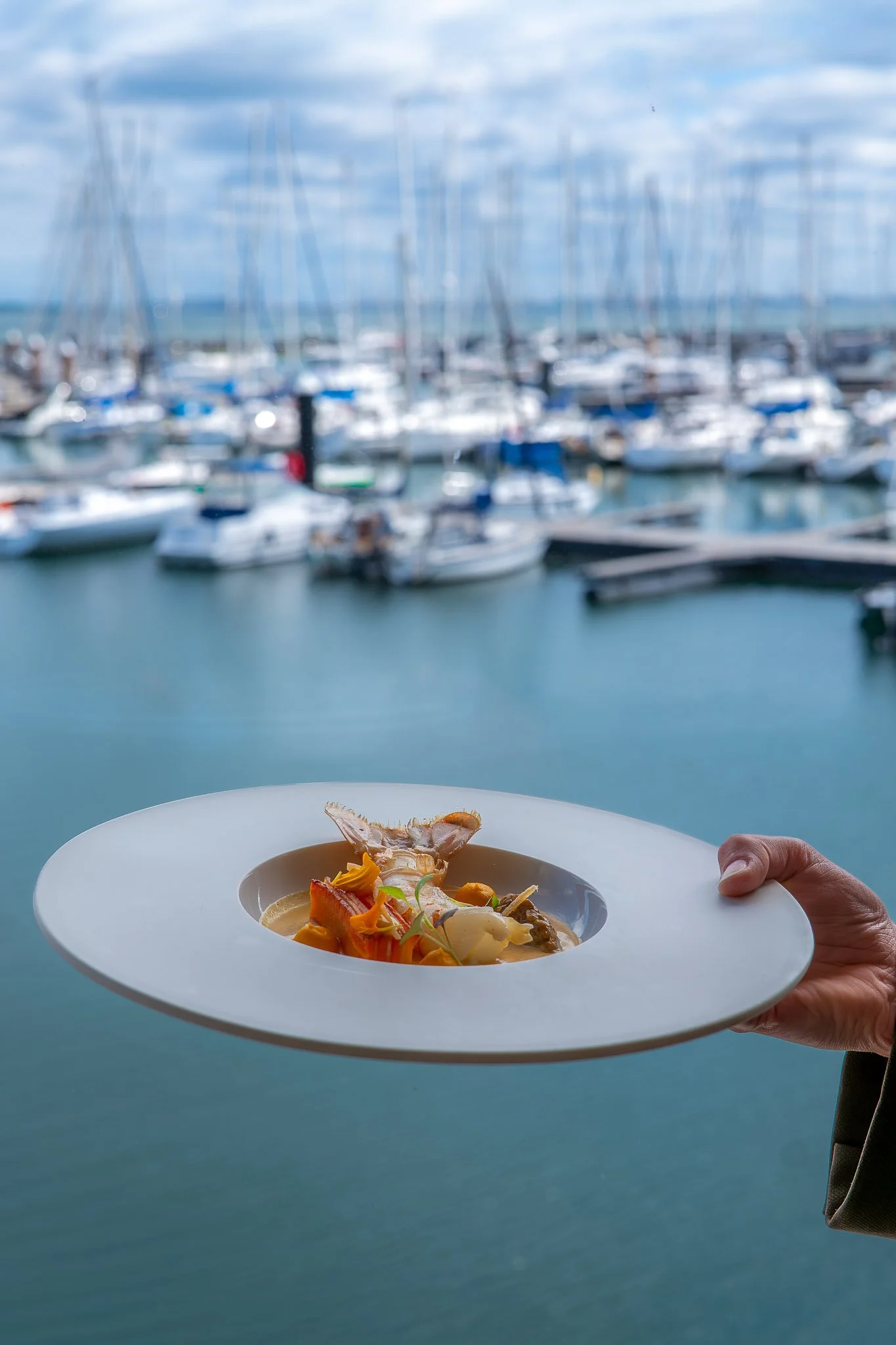 Een innovatief en zilt signatuurgerecht van Michelinrestaurant Spetters, als voorproefje op het Roots of 2050 thema van Chefs in het Bos.