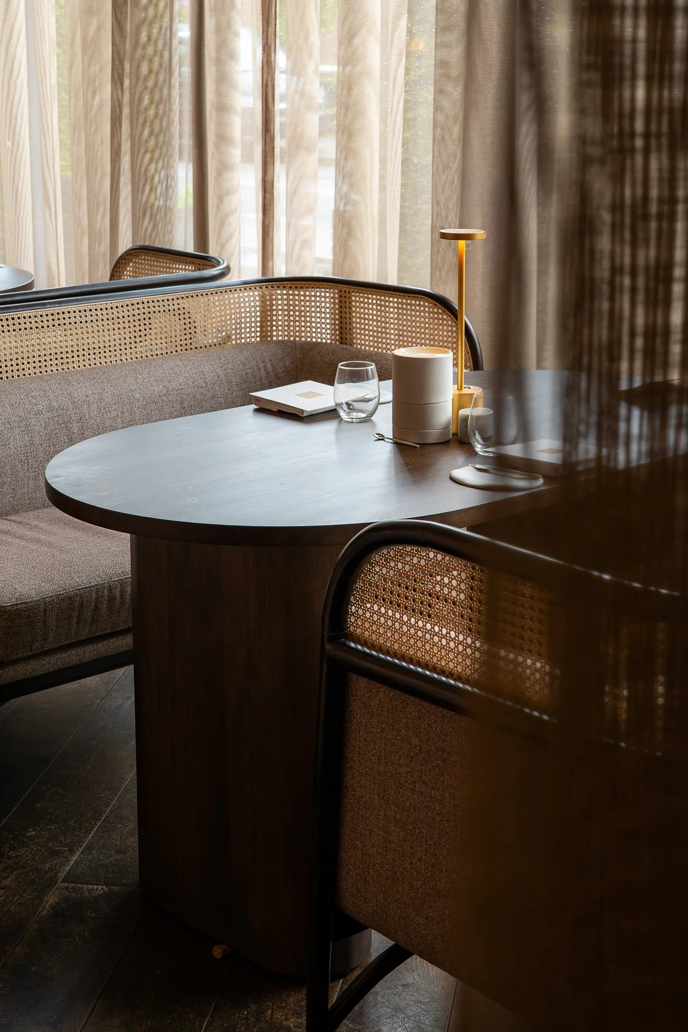 Het interieur van Michelinrestaurant Zenith van Joey Stinissen, als inspiratiebron voor de buitenkeukens van Chefs in het Bos.