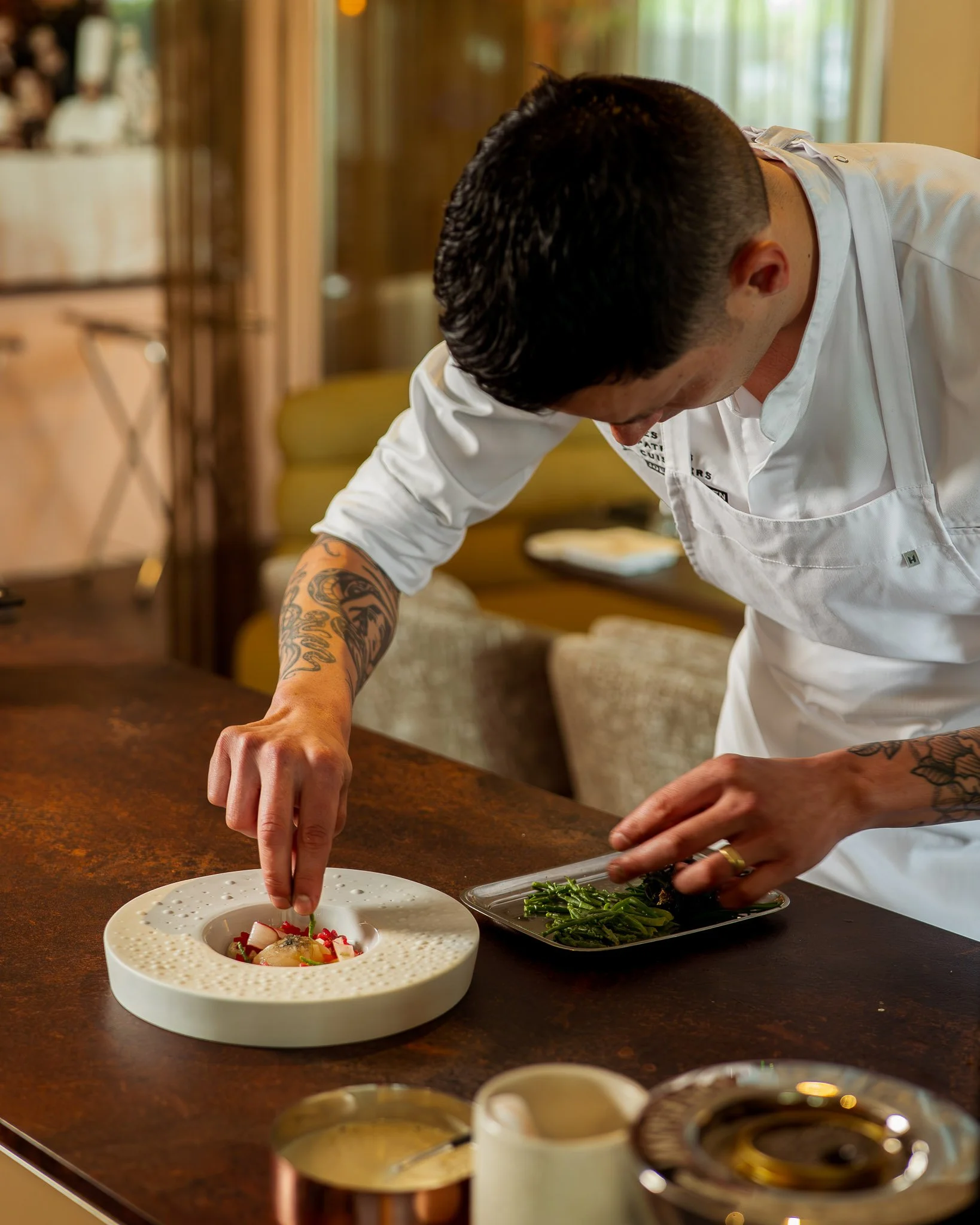 Joey Stinissen, sterrenchef bij Michelinrestaurant Zenith. Verfijnd koken met Indonesische invloeden.
