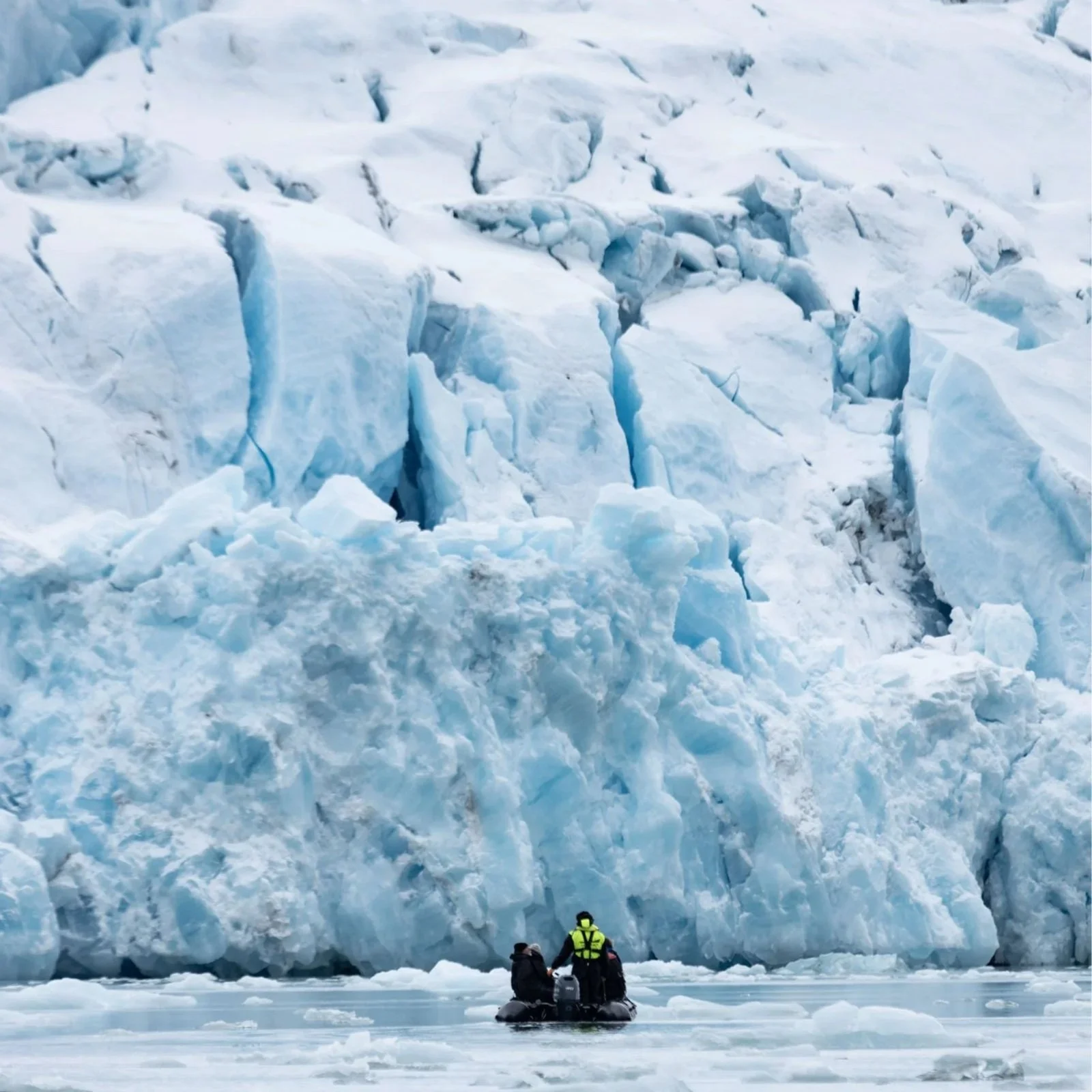 The “surge” of a glacier - Warum auf Svalbard noch einige Gletscher vorstoßen und dennoch nicht wachsen
