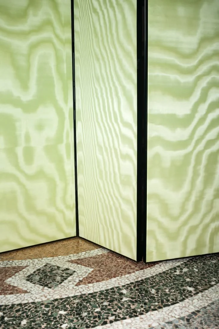 Claustrat en tissu moiré Amoir Fou Dedar Milano