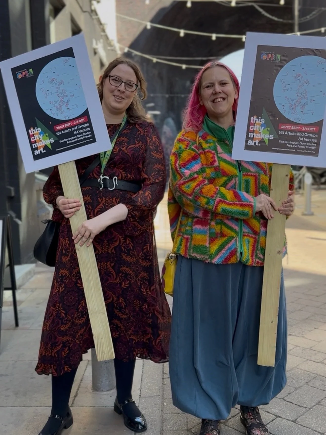 What a weekend, Birmingham. ❤️

Seeing This City Makes Art come to life right across the city has been pretty bloody brilliant!! 

Banners, screens, trail guides, studios packed with people, and artists opening their doors all over Birmingham.

We lo