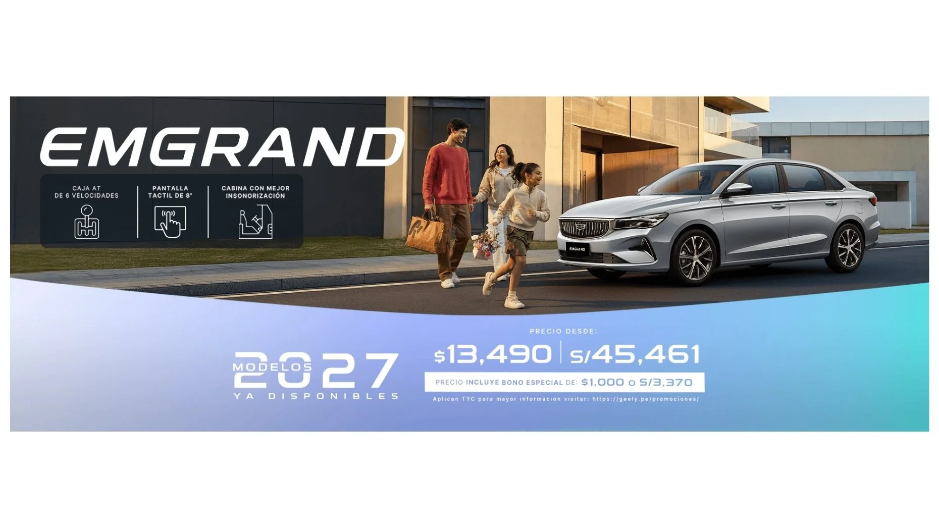 Publicidad de coche Emgrand modelo 27 en color plata, con familia andando frente a la vivienda, destacando características como caja automática de 6 velocidades, pantalla táctil de 8 pulgadas y mejor insonorización.