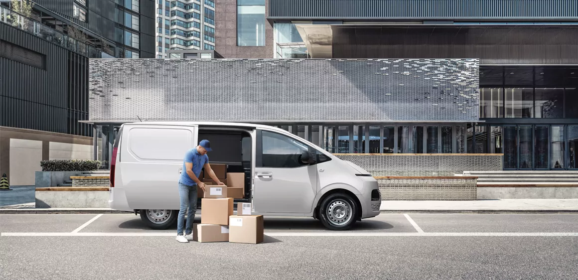 staria cargo exterior .jpg