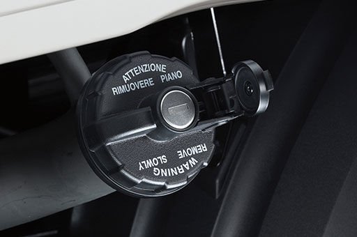 Tapa con llave para el tanque de combustible