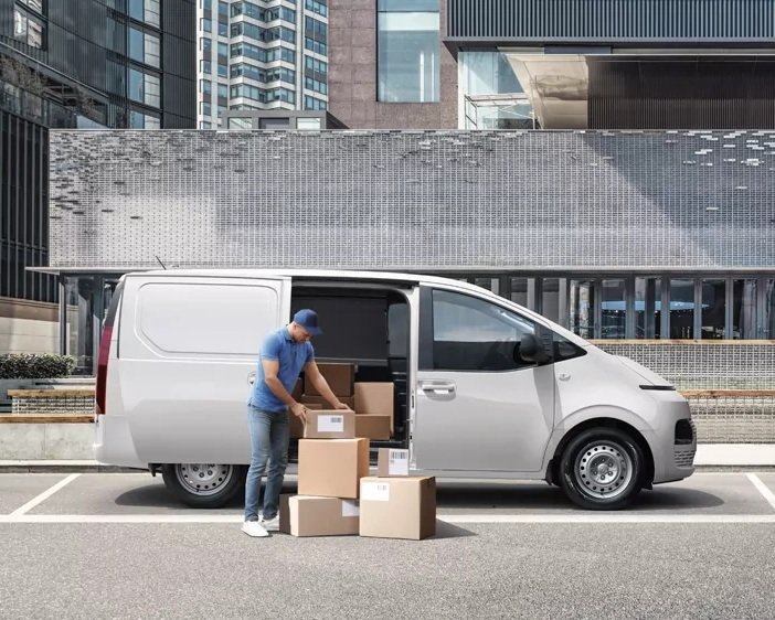 STARIA Cargo