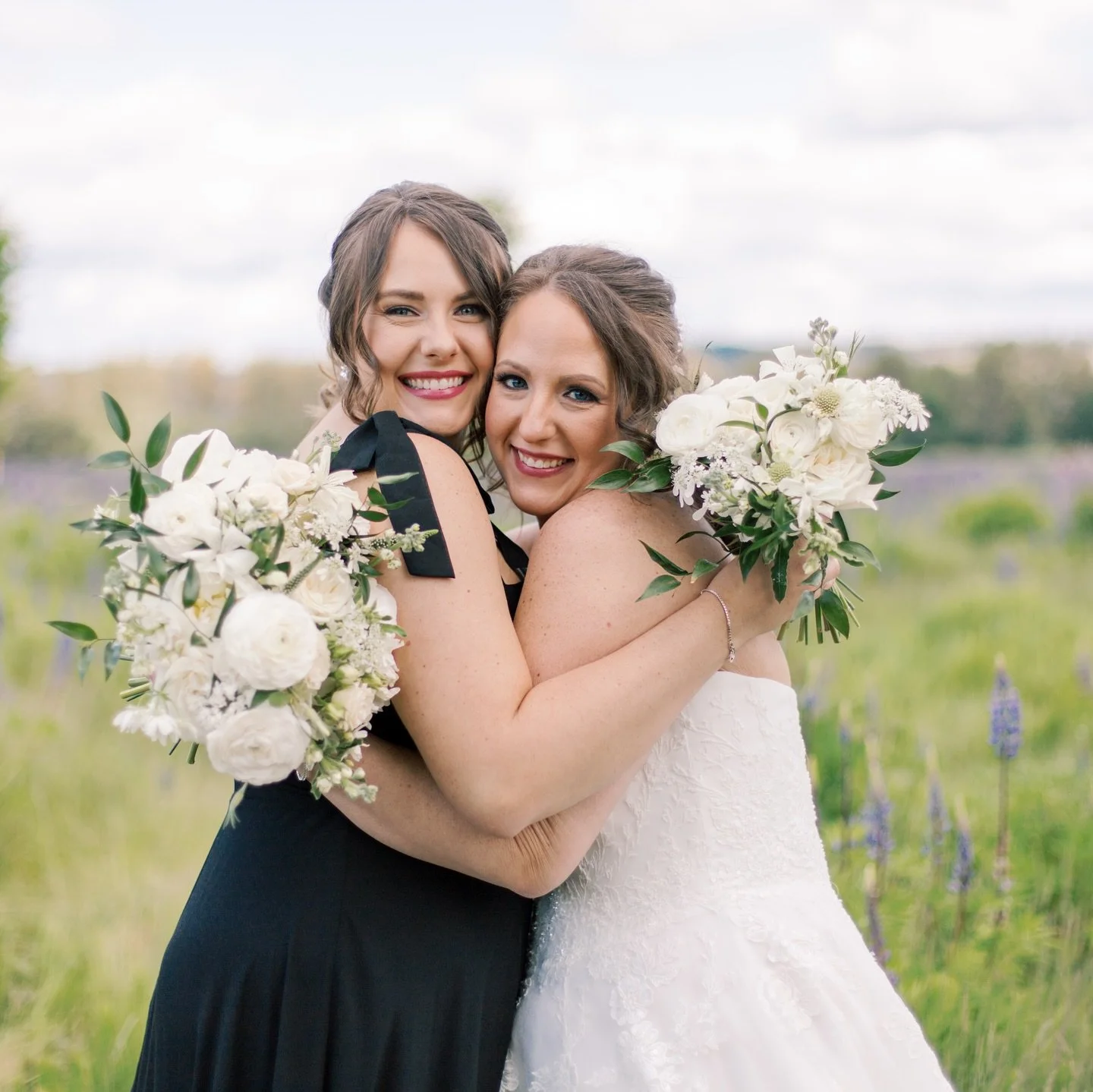 It is quite the honor to have a client hire me after being in a wedding where I was the florists. These two sisters are the absolute sweetest and I feel lucky to have worked with their family twice! 🤍🫶🏻 can&rsquo;t wait to share more from this gor