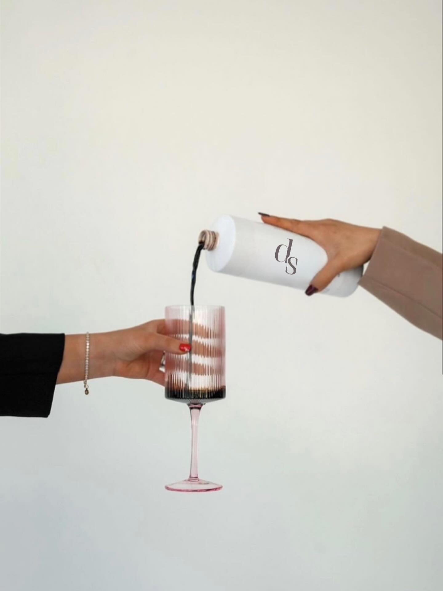 Consider this your daily dose of glow ✨
Perfectly poured, flawlessly bronzed. 

#DippedSunless