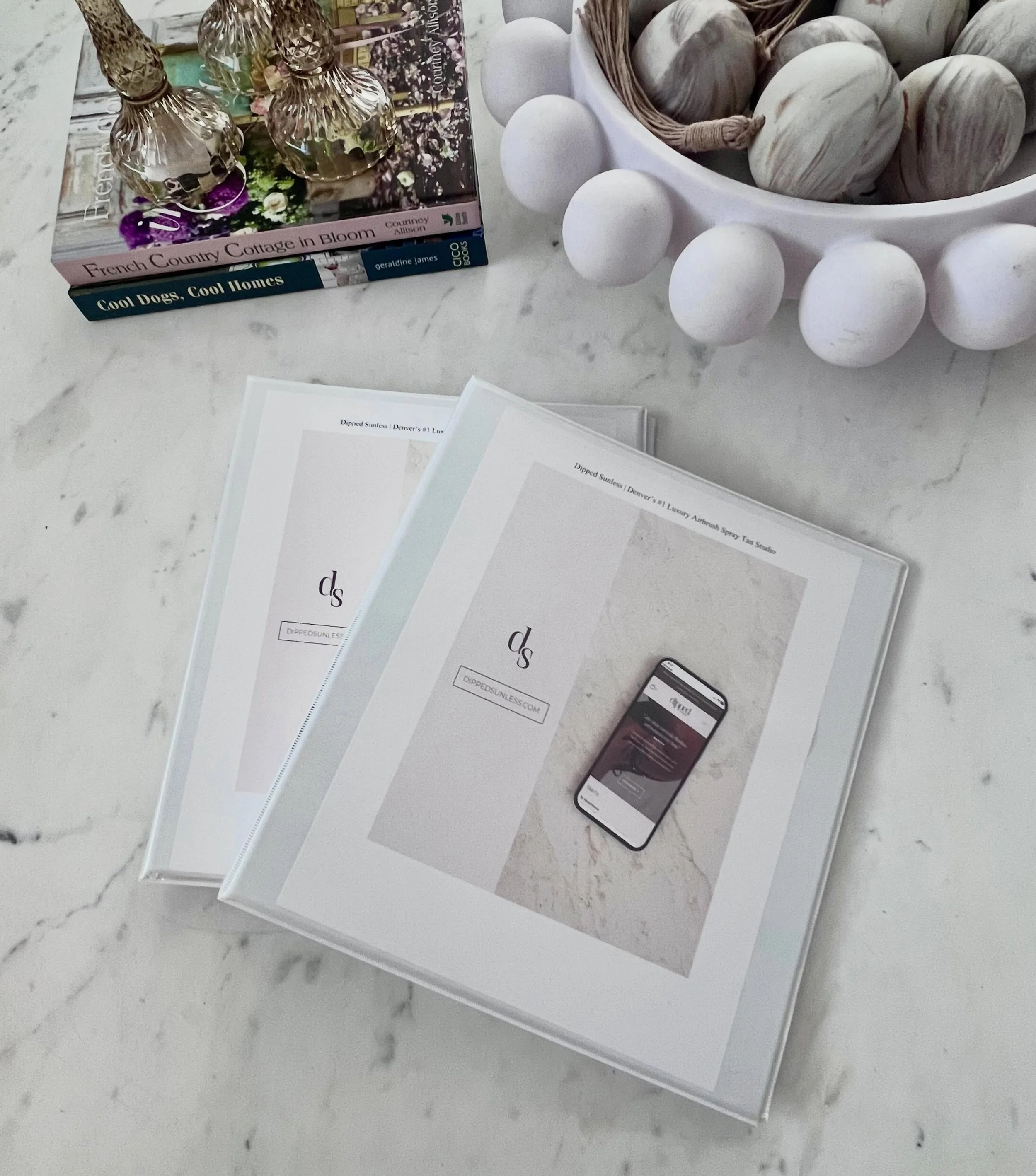 New week, new glow pros ✨

Our training manuals are officially in hand and our already highly skilled spray tan techs are leveling up even more. That means flawless blends, perfect color matches, and luxury glows ready for you all week long 🤎

Your 