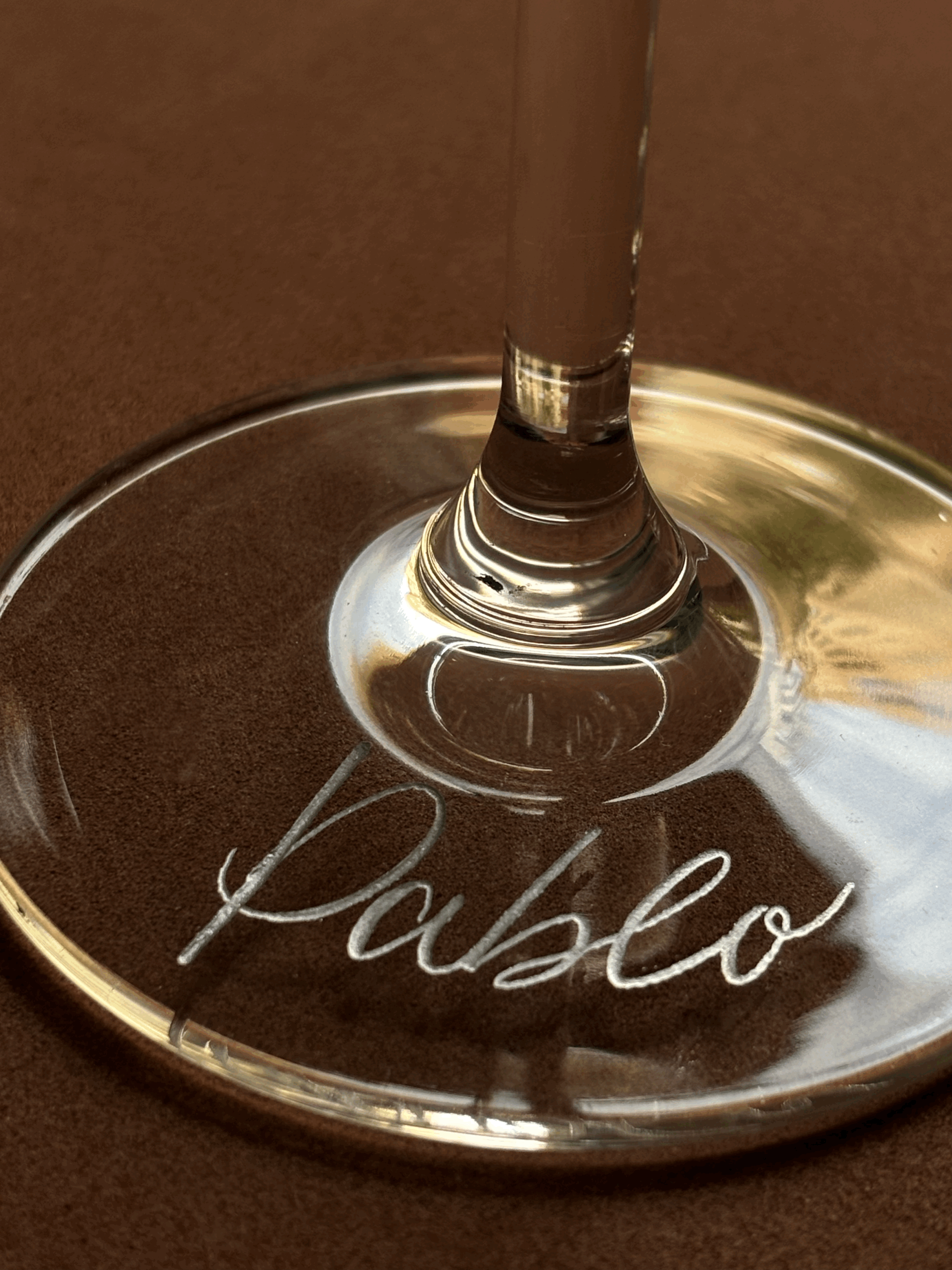 VERRE À VIN AVEC PRÉNOM OU MOT