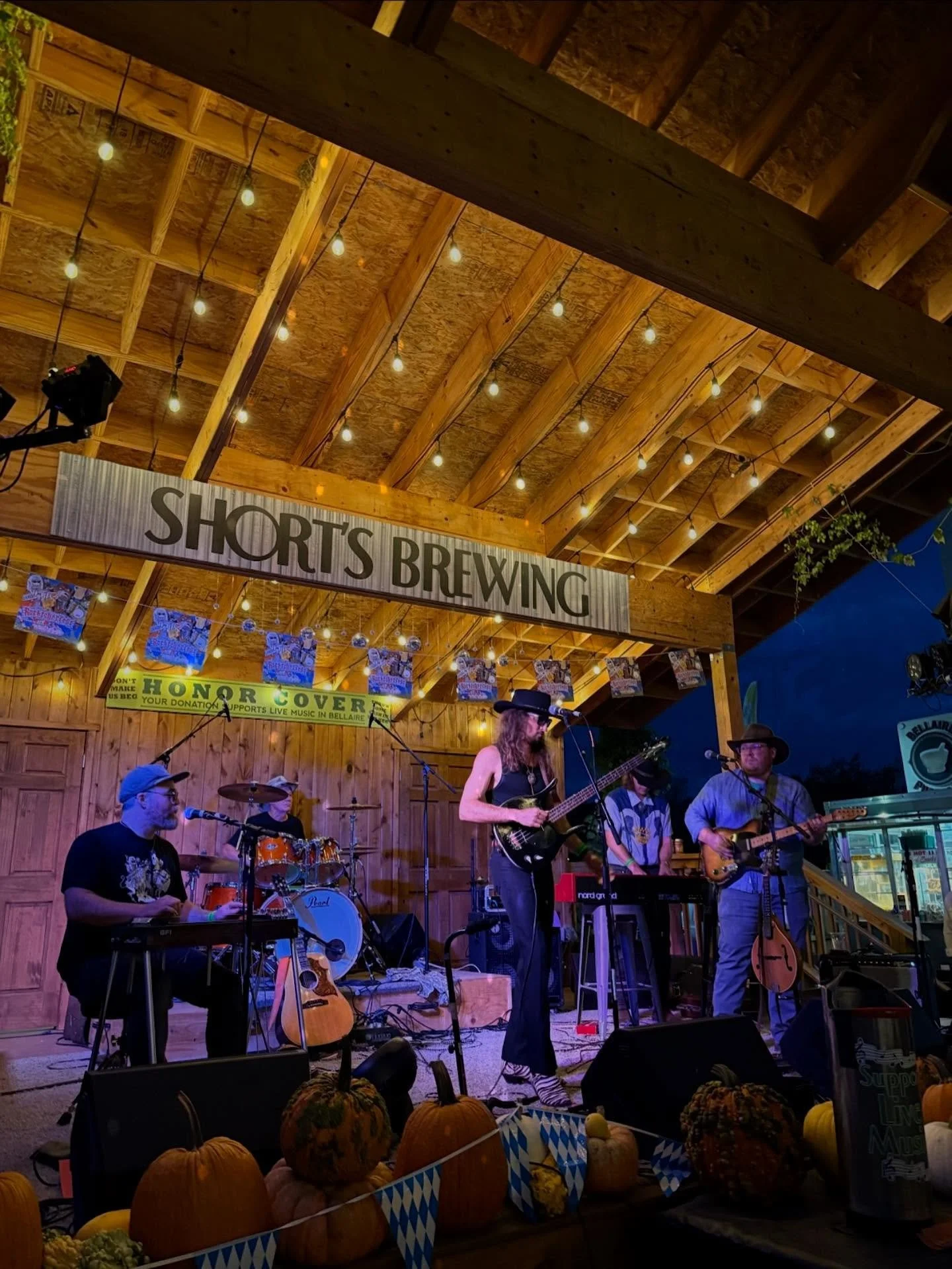 Thanks @shortsbrewing for another banger of a show. 🎃🎃🎃
.
.
.
.
.
.
.
.
#outlawshit #pumpkins #rocktoberfest #shortsbeer #countrymusic #bellairemichigan #traversecity