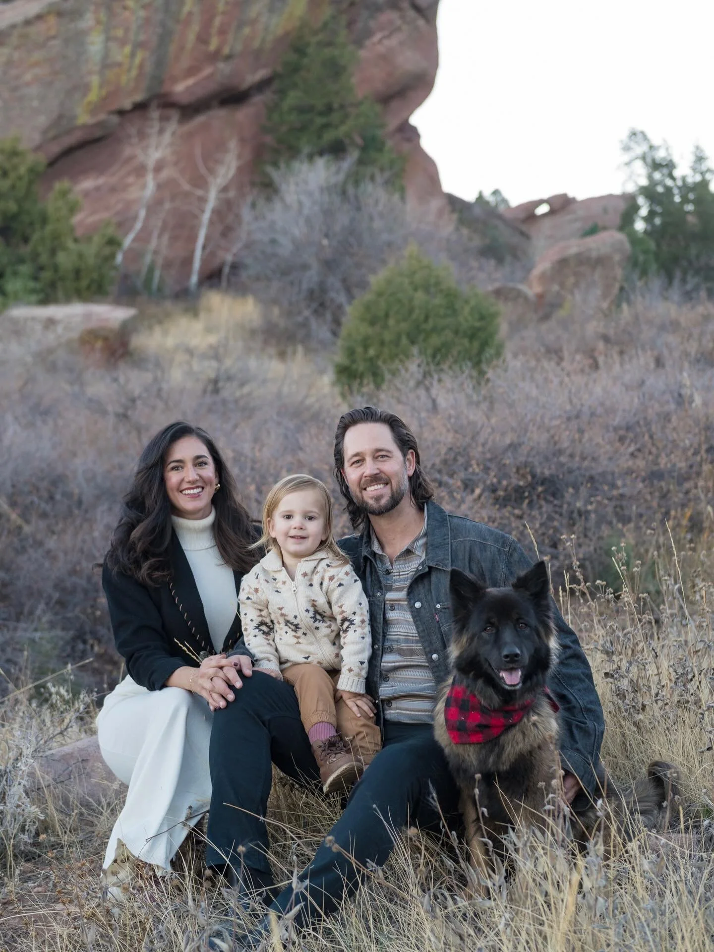 Merry Christmas from the Momper crew 🎄

Wishing you all a wonderful Christmas and holidays this year and a happy, healthy, prosperous 2026 ahead.

📸Huge hat tip to Uncle Philly B for making us look good @philbrooks 

#christmas #holidays #family #t