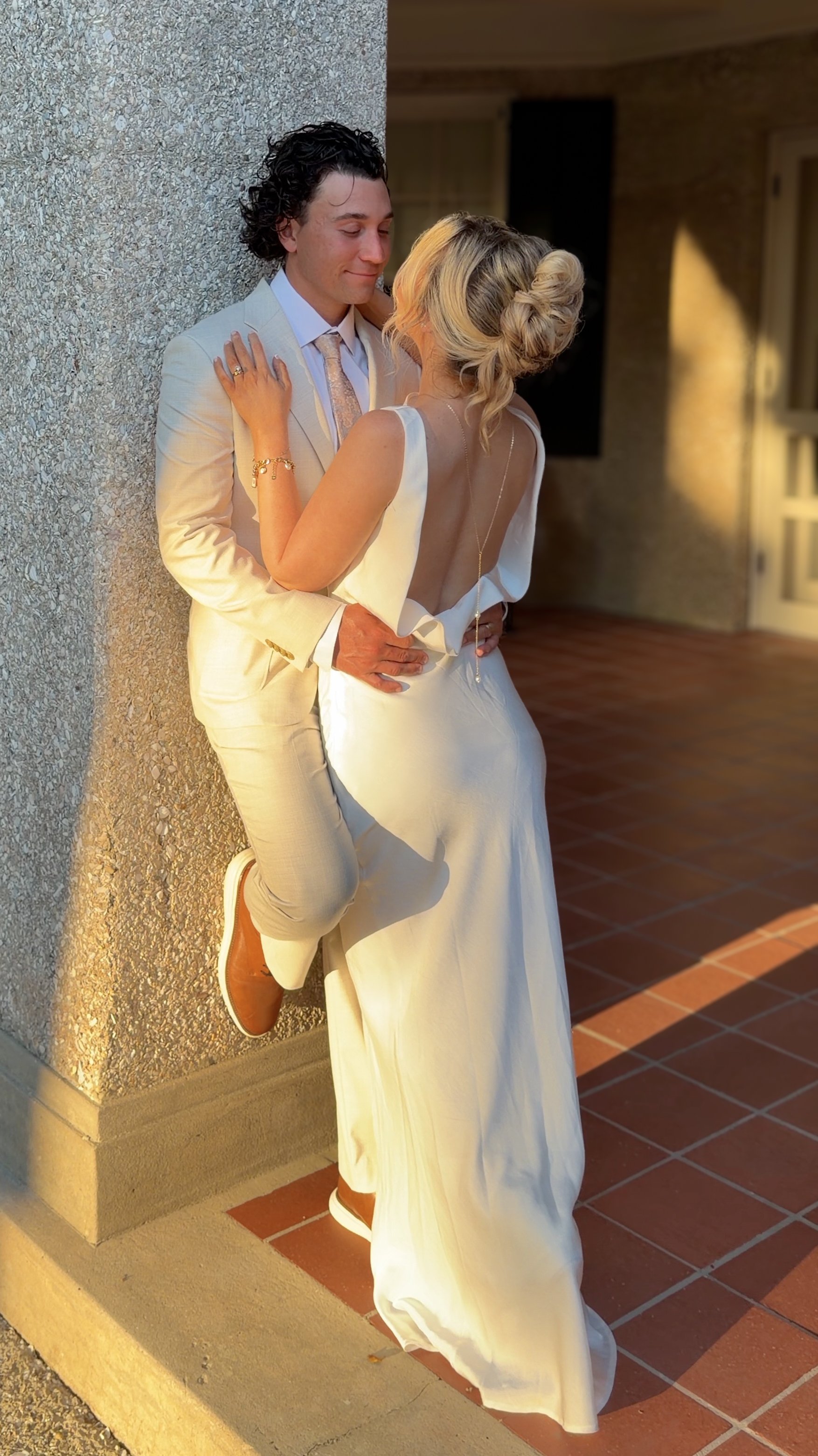 live oaks inspire and preserve couple at a luxury wedding by wilmington content co - content creator in north carolina