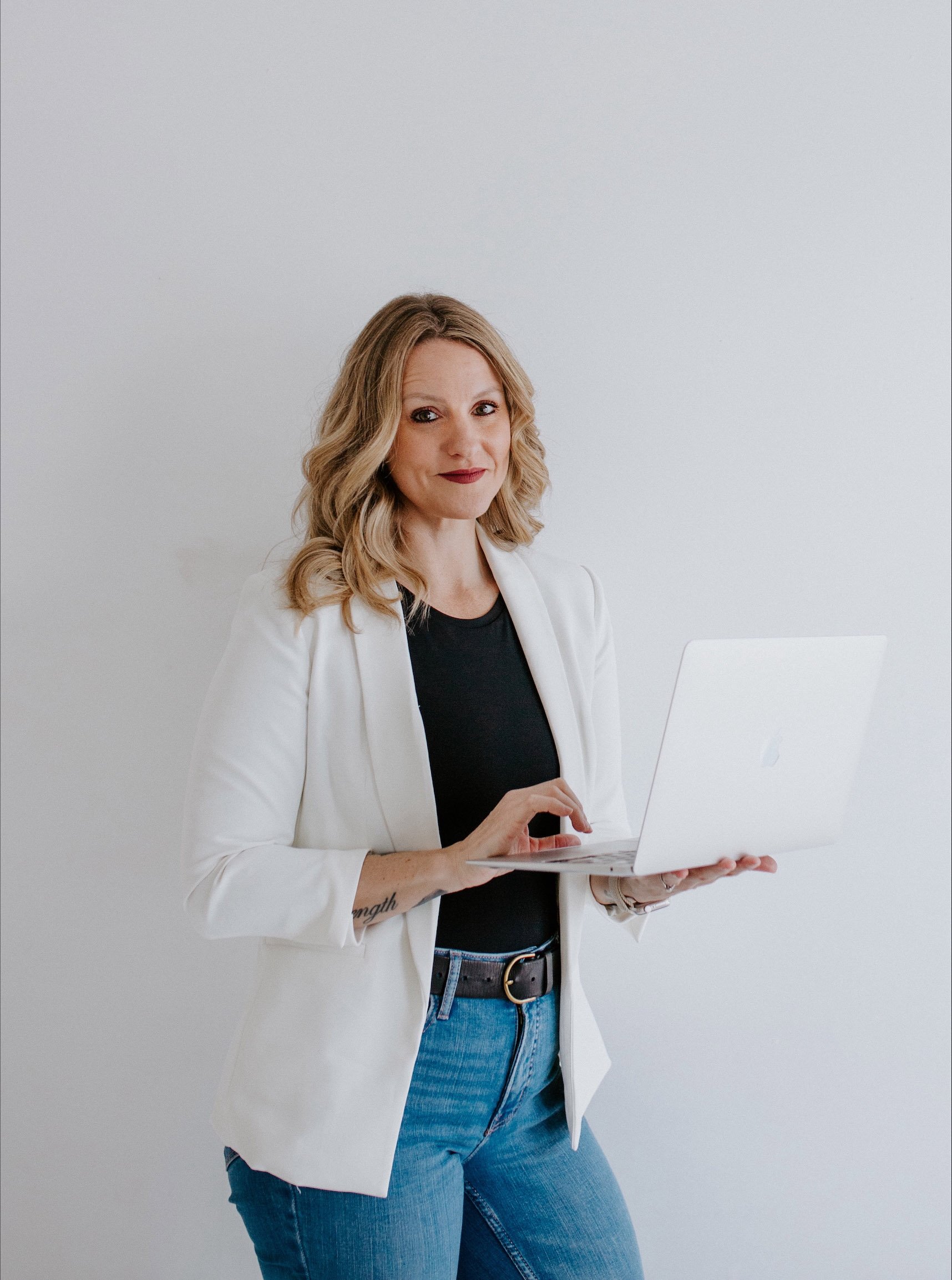 Danielle Garrett, Registered Clinical Counsellor offering virtual counselling in BC and Canada