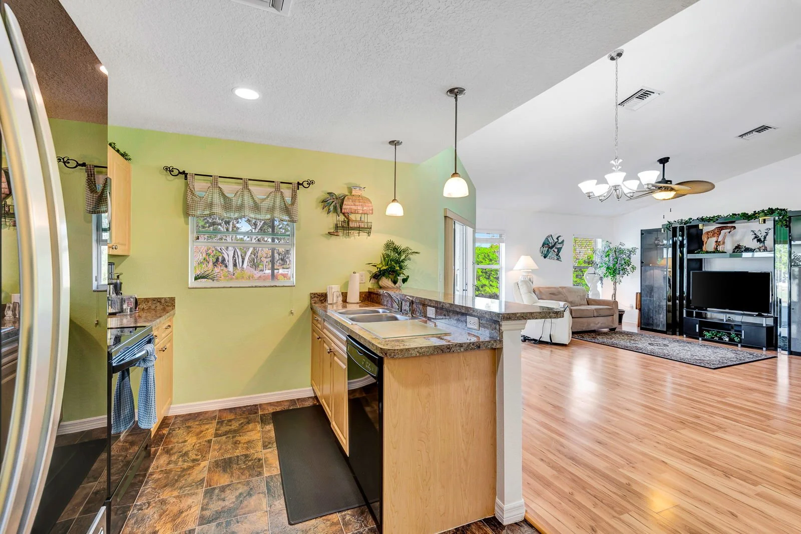 17-web-or-mls-Cypress pond-23.jpg