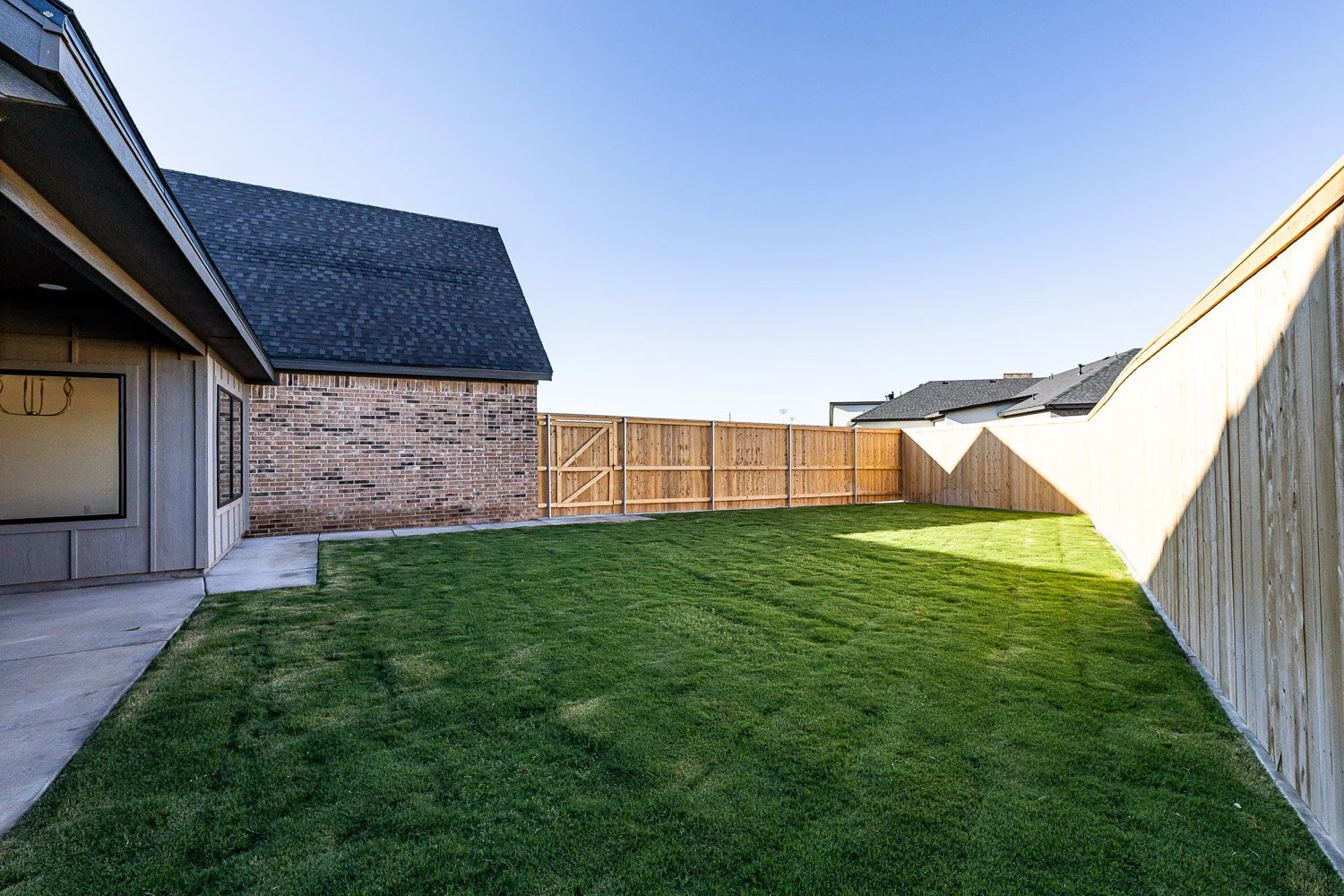 Beautiful-backyard-custom-home.jpg
