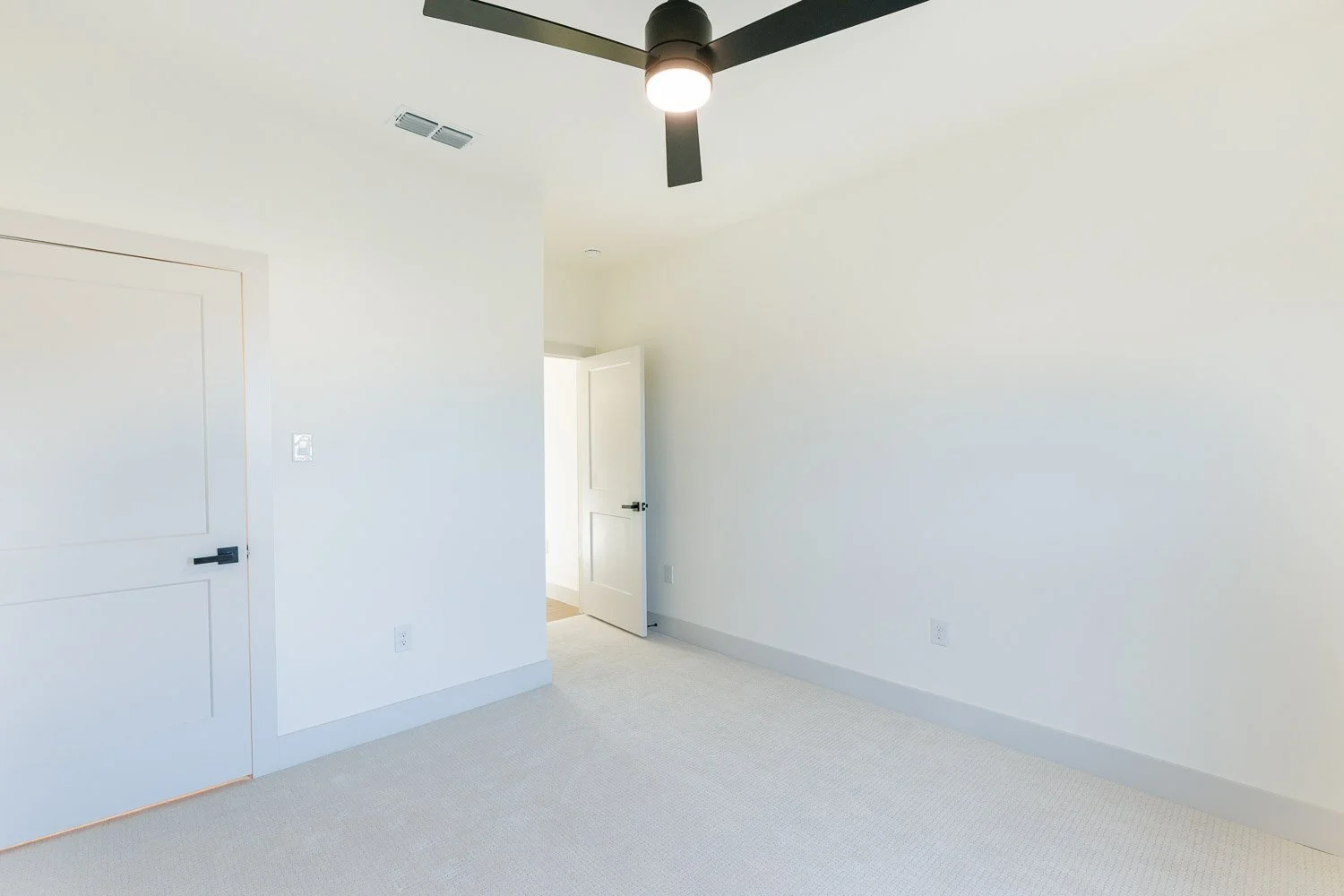Guest-bedroom-2-custom-home.jpg