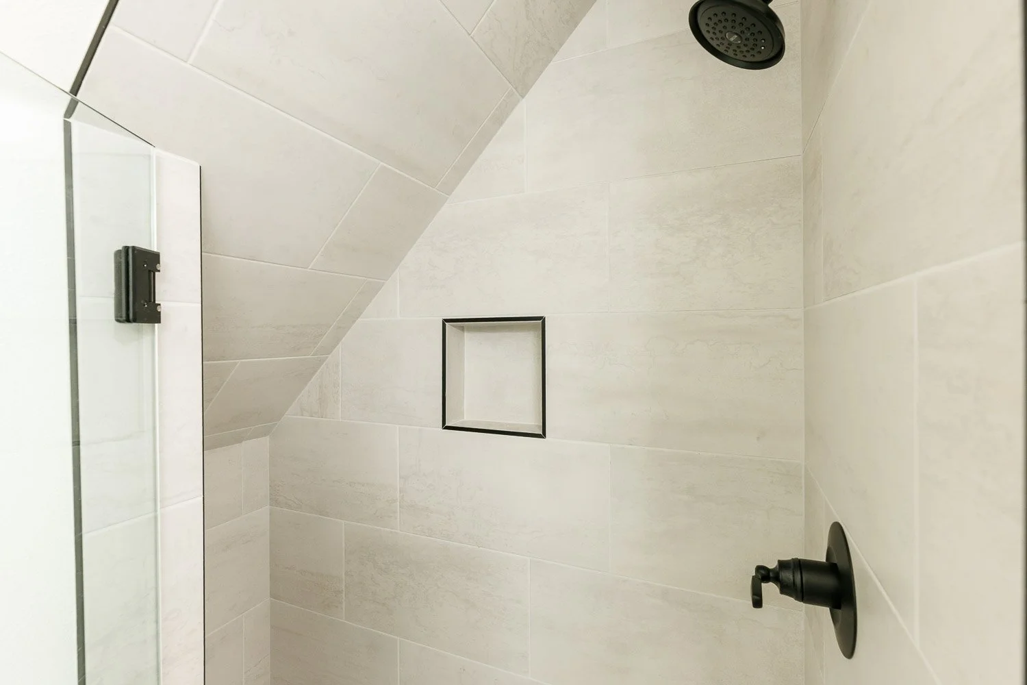Guest-Shower-Luxury-Home.jpg