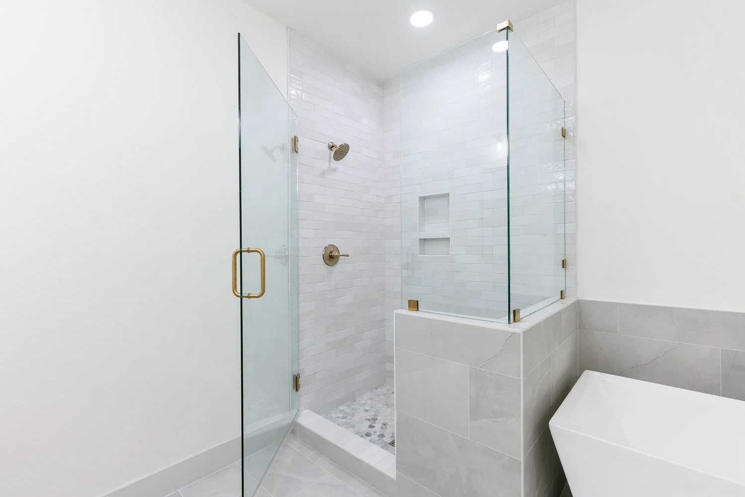 Primary-shower-luxury-home.jpg