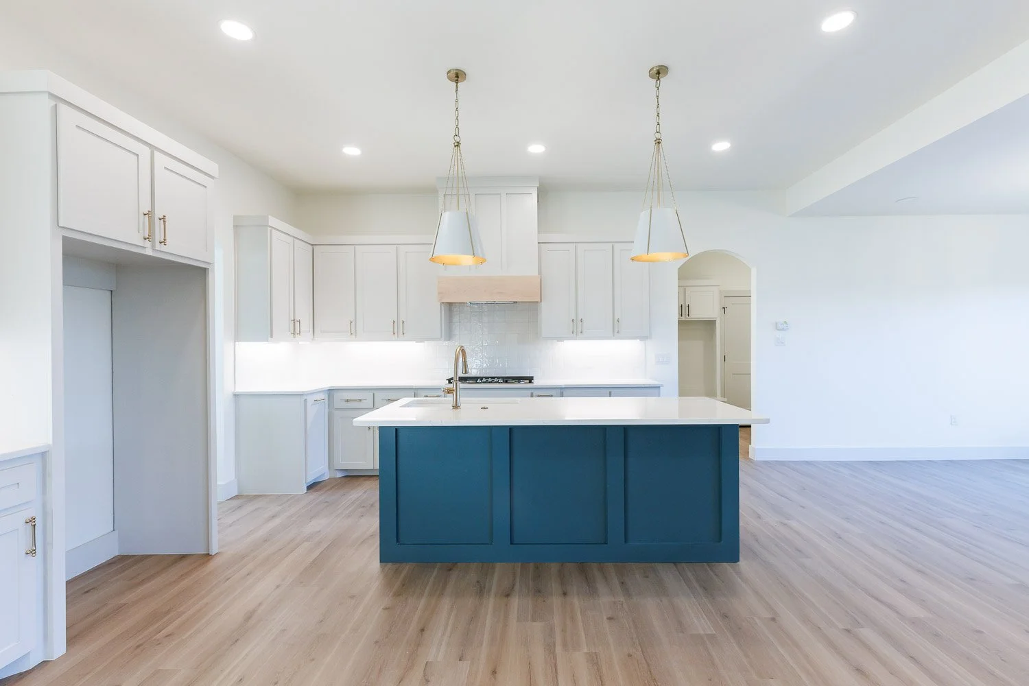 Large-kitchen-custom-home.jpg