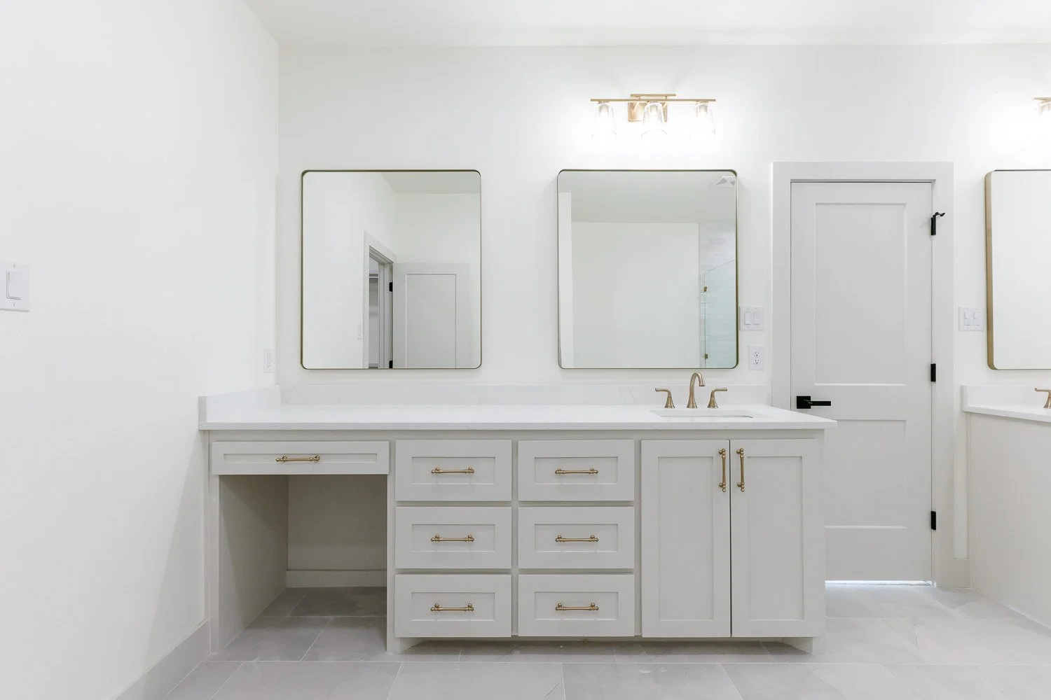 Makeup-Knee-Space-custom-home.jpg