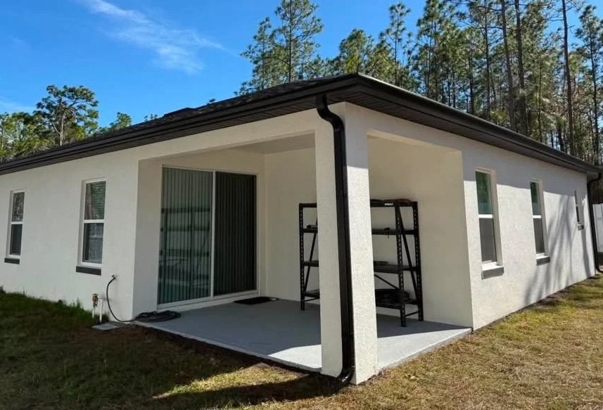 Florida home with newly installed seamless gutters