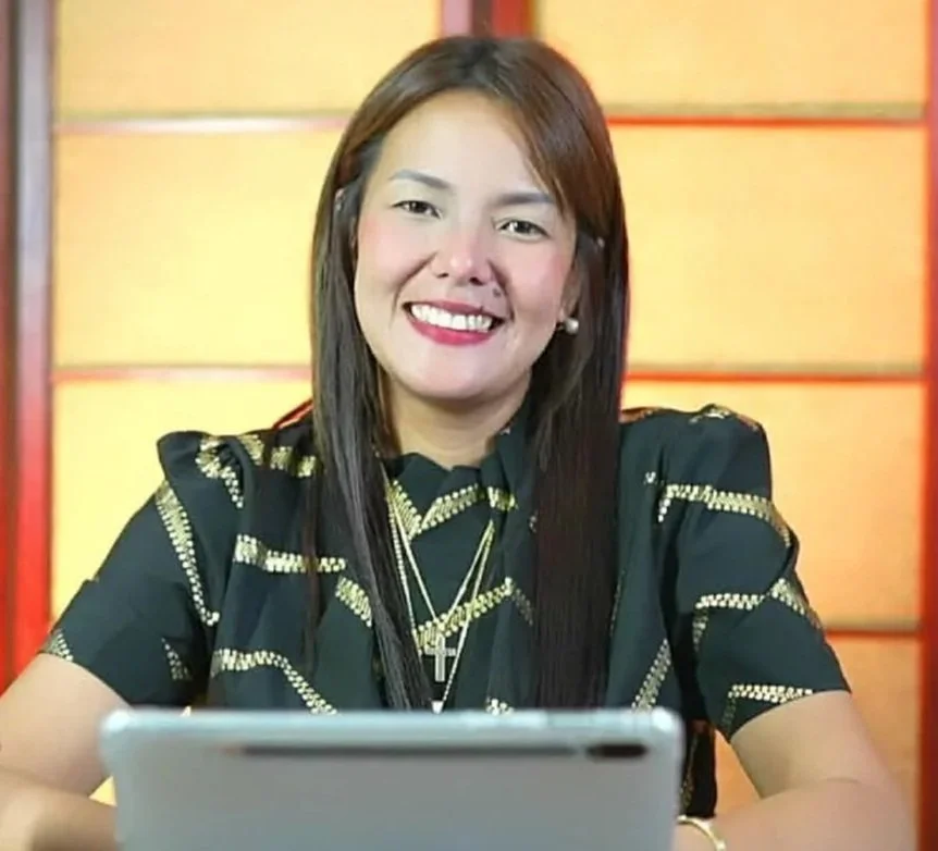 an image of Vickie De los Santos smiling at the camera