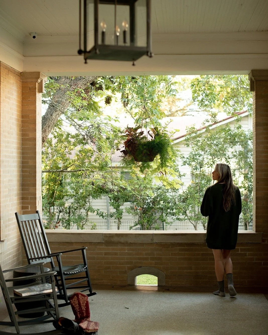 There&rsquo;s something about November light at Sophie&rsquo;s!
Soft, golden, and made for slow mornings and lingering cups of coffee. 
Settle in and savor the season. 

#SophiesGasthaus #FallGetaway #TexasHillCountry #BoutiqueHotel #NewBraunfelsTX #