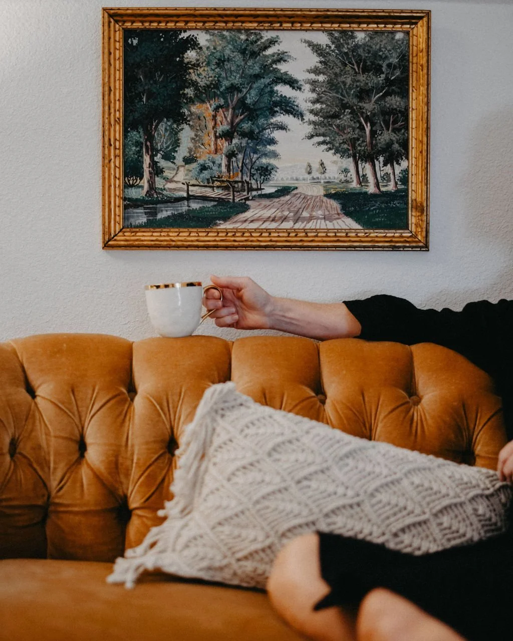 Cold mornings outside. Cozy moments inside.
Curl up, sip something warm, and stay awhile.

#SophiesGasthaus #TexasWeekend #HistoricHotelTX #BoutiqueHotel #NBTX #visitnewbraunfels