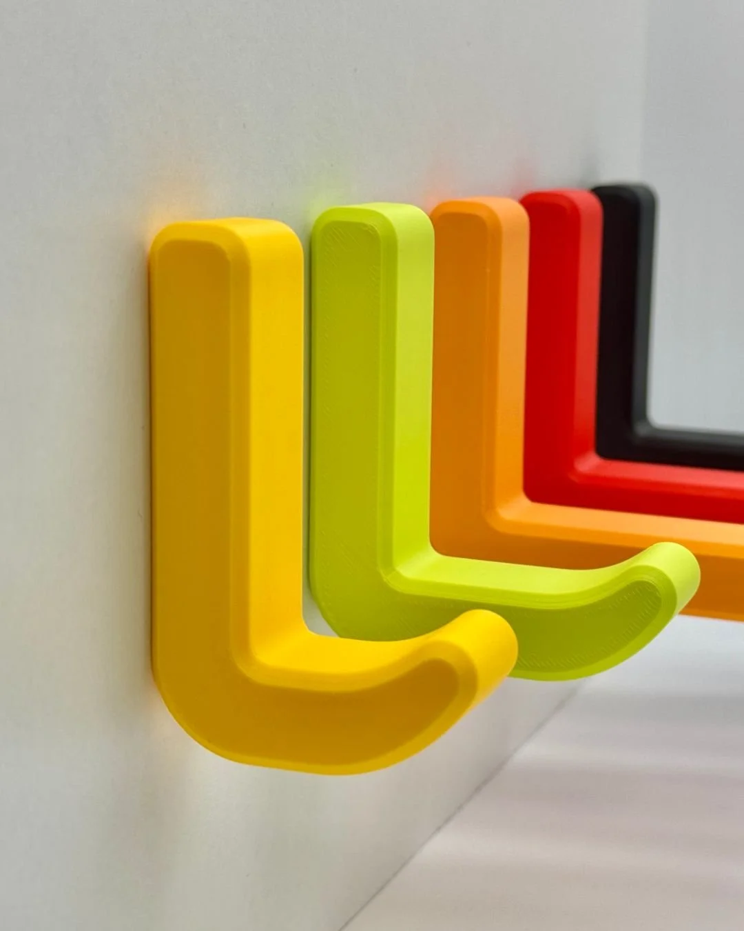 3 Stylish Wall Hooks