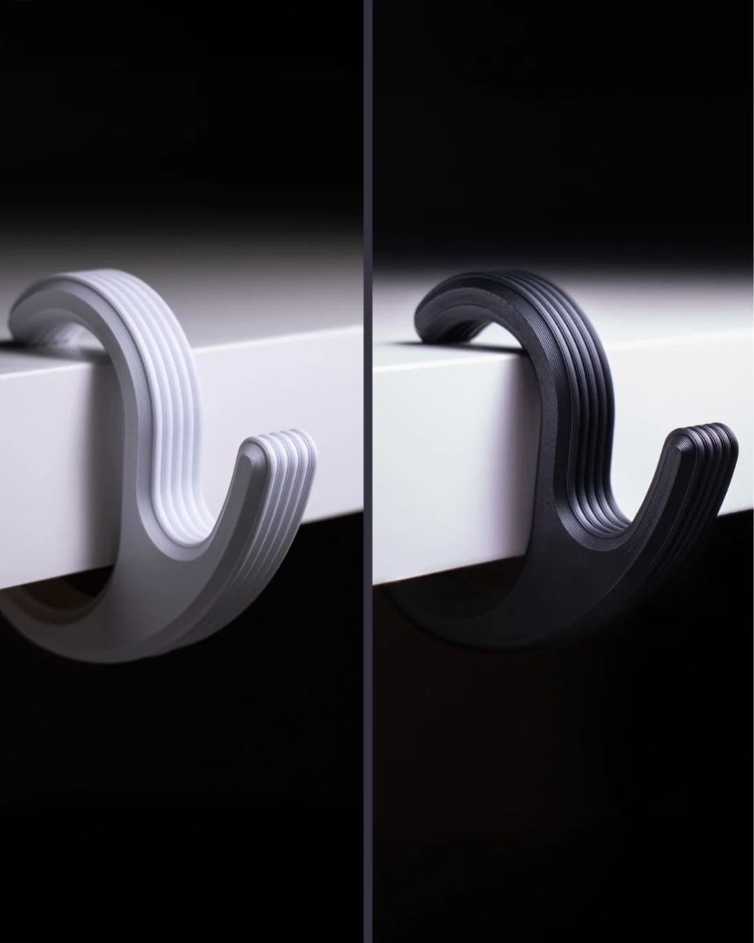 2 Compact Universal Hangers