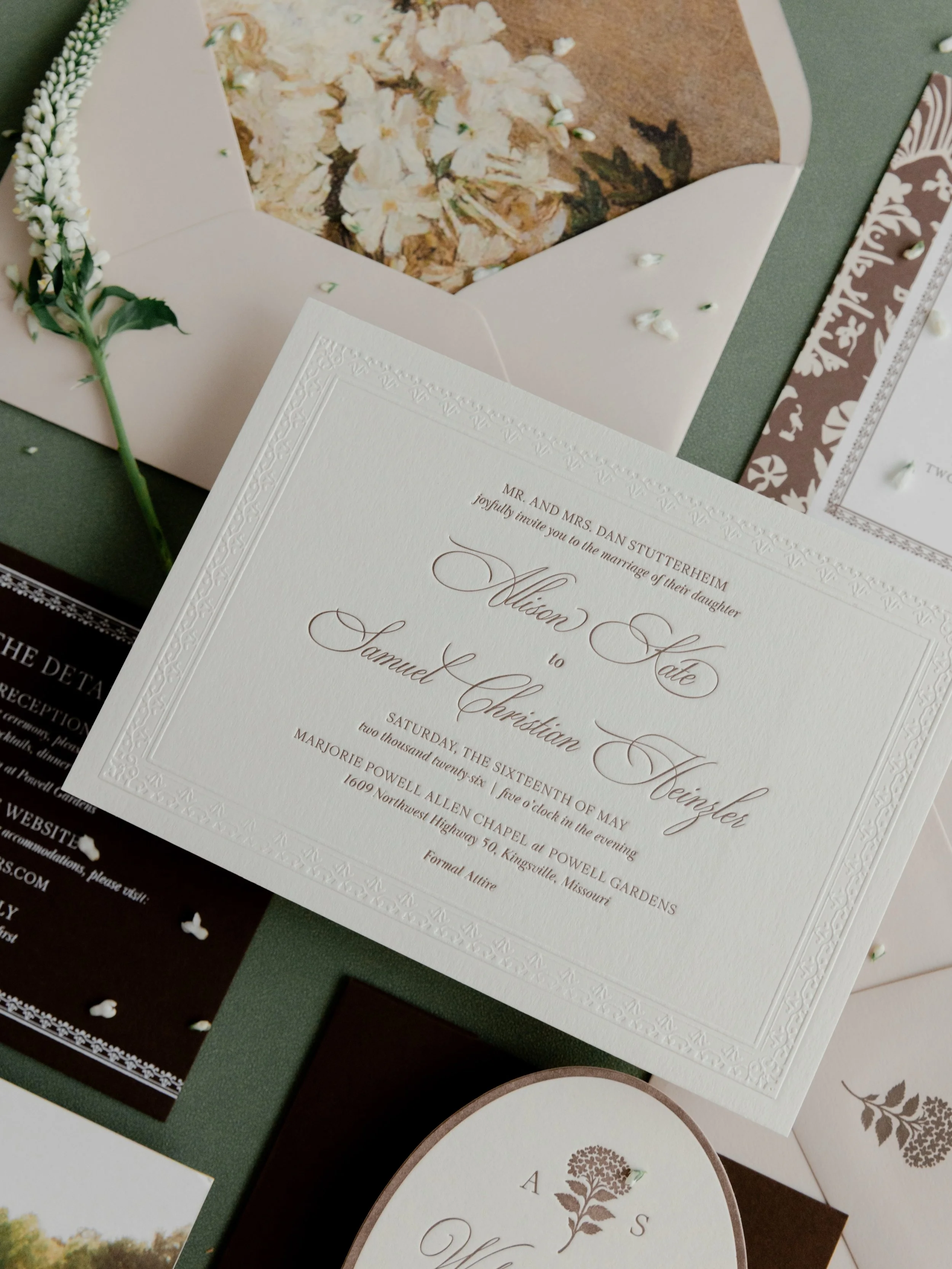 I&rsquo;ve had a mental countdown going for this post ever since we designed it&hellip; the Heinzlers officially tied the knot yesterday, so it&rsquo;s finally time to share their full suite 🤎🌾🐴

Planning &amp; Design: @veil_events @kayrogers2020 