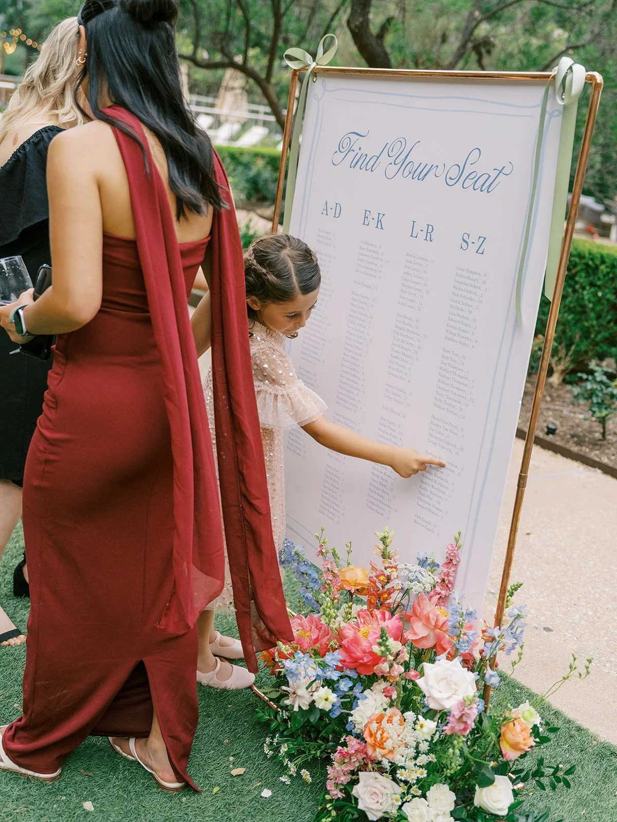 Find your seat 🕊️🍸🌸🦋

Photo: @ruetphoto
Wedding Planner: @whitt_ross
Venue: @fsaustin
Videographer: @photohousefilms
Rentals: @premiereventstx
Floral: @bouquetsofaustintx