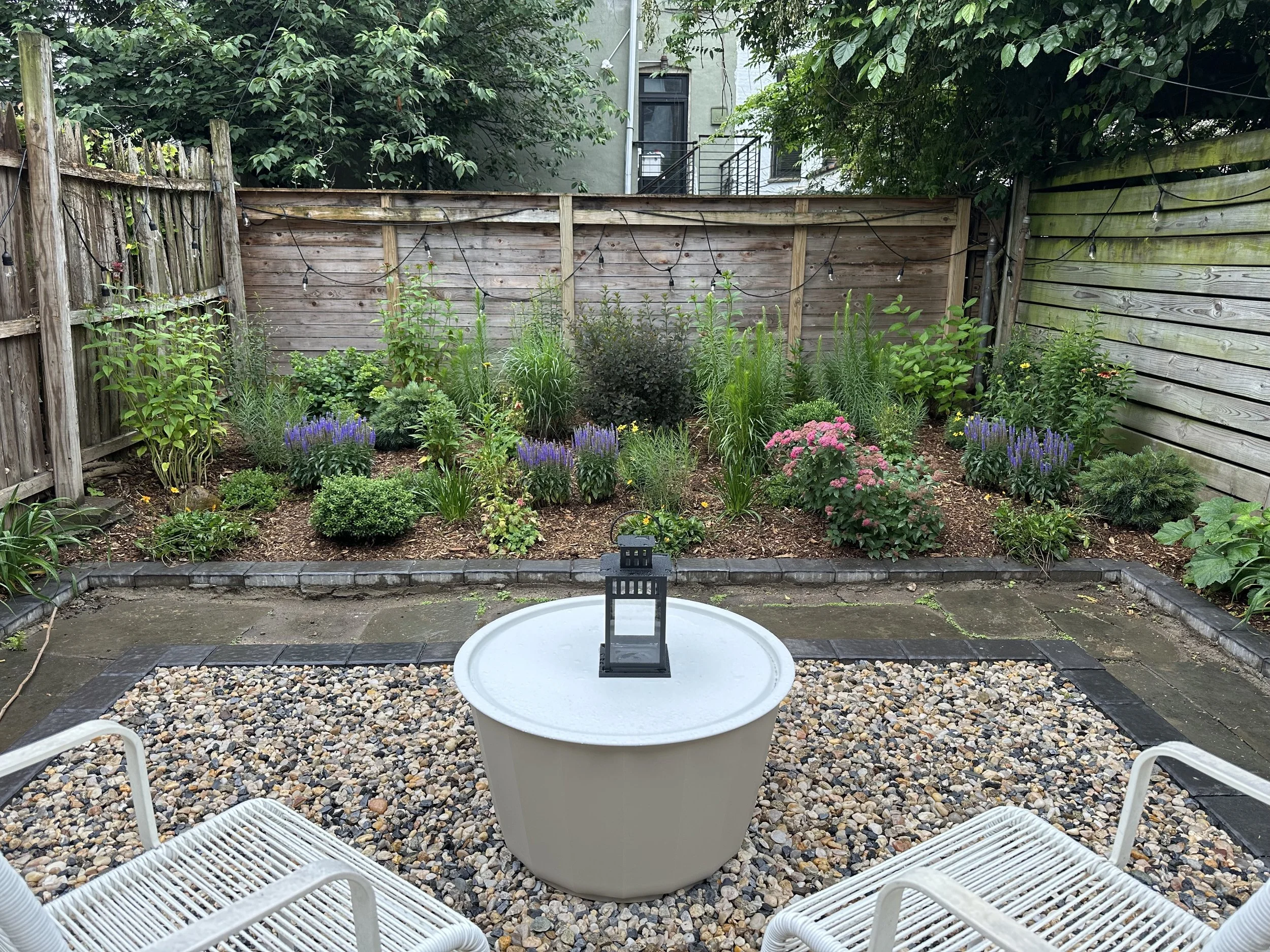 Dog-Friendly, Sunny Backyard